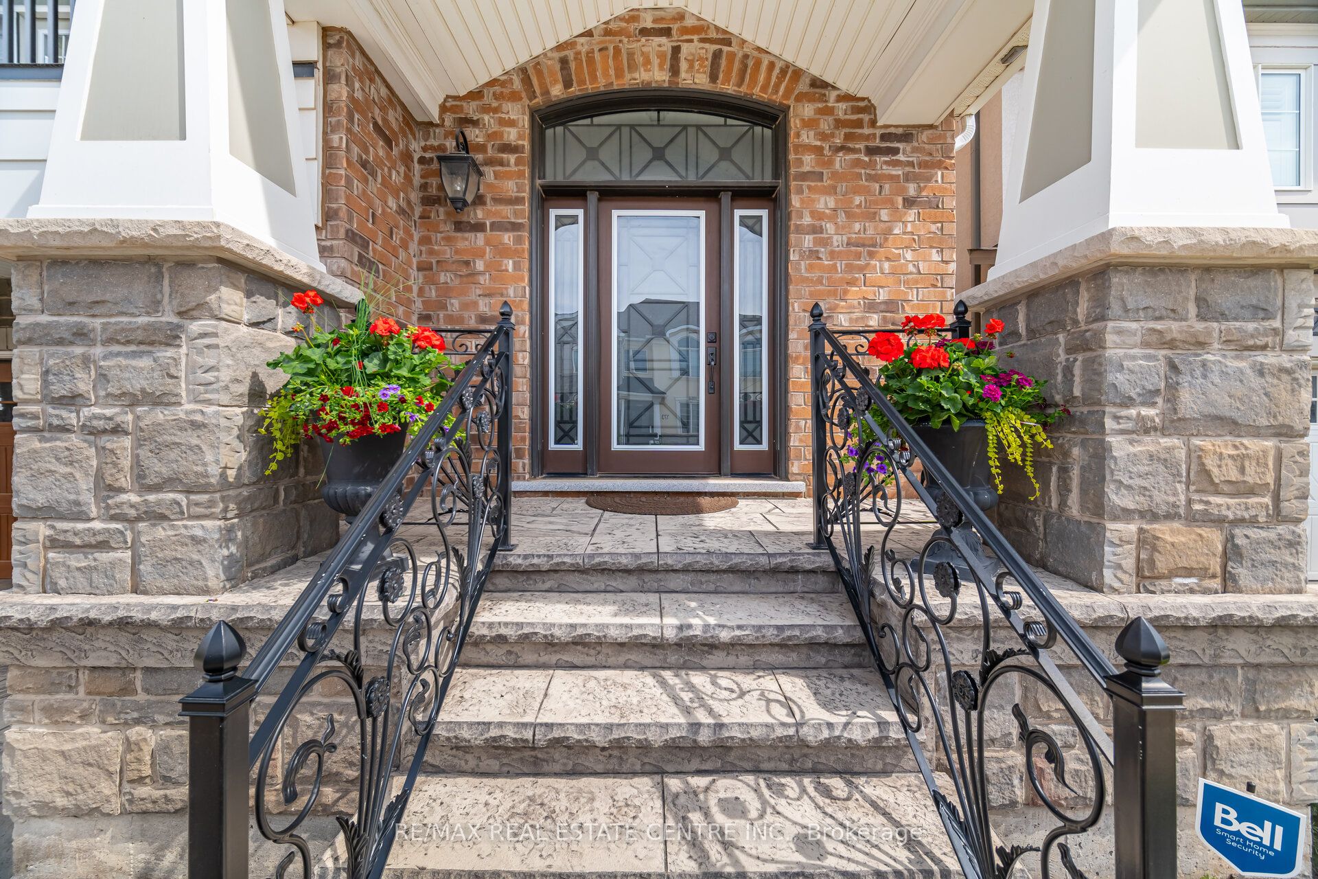 156 Camellia Crescent, Oakville, ON L6H 1L2 photo 3