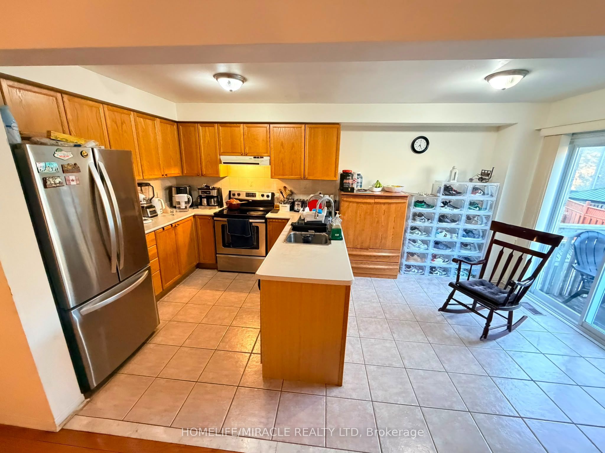 9 Farthingale Crescent, Brampton, ON L7A 1R3 photo 2