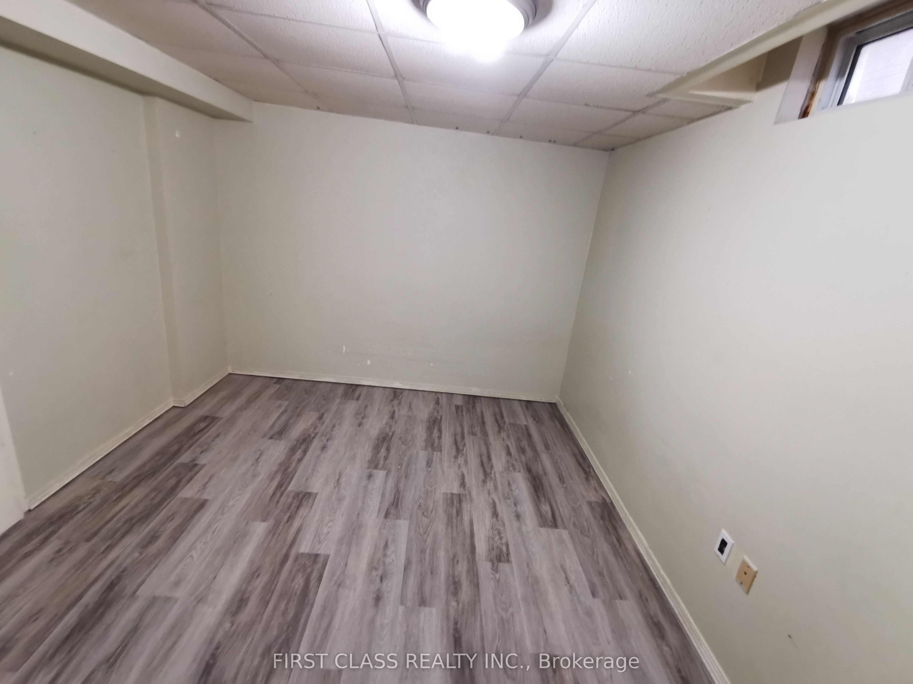 324 Winfield Terrace Basement, Mississauga, ON L5R 1N5 photo 4