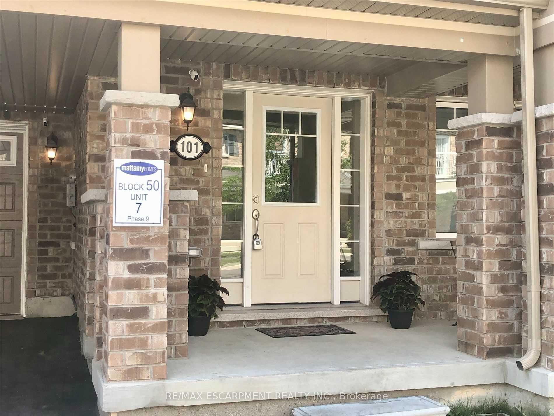 101 Lemieux Court, Milton, ON L9E 1E9 photo 2