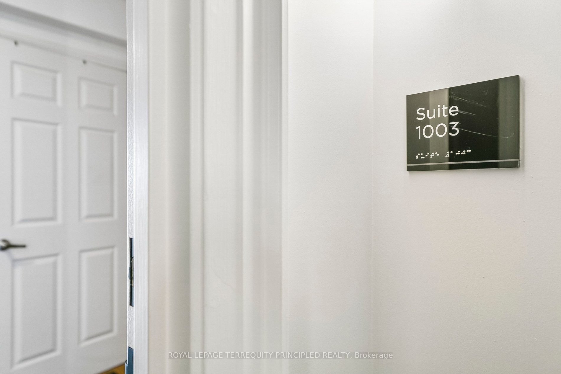 220 Forum Drive 1003, Mississauga, ON L4Z 4K1 photo 2