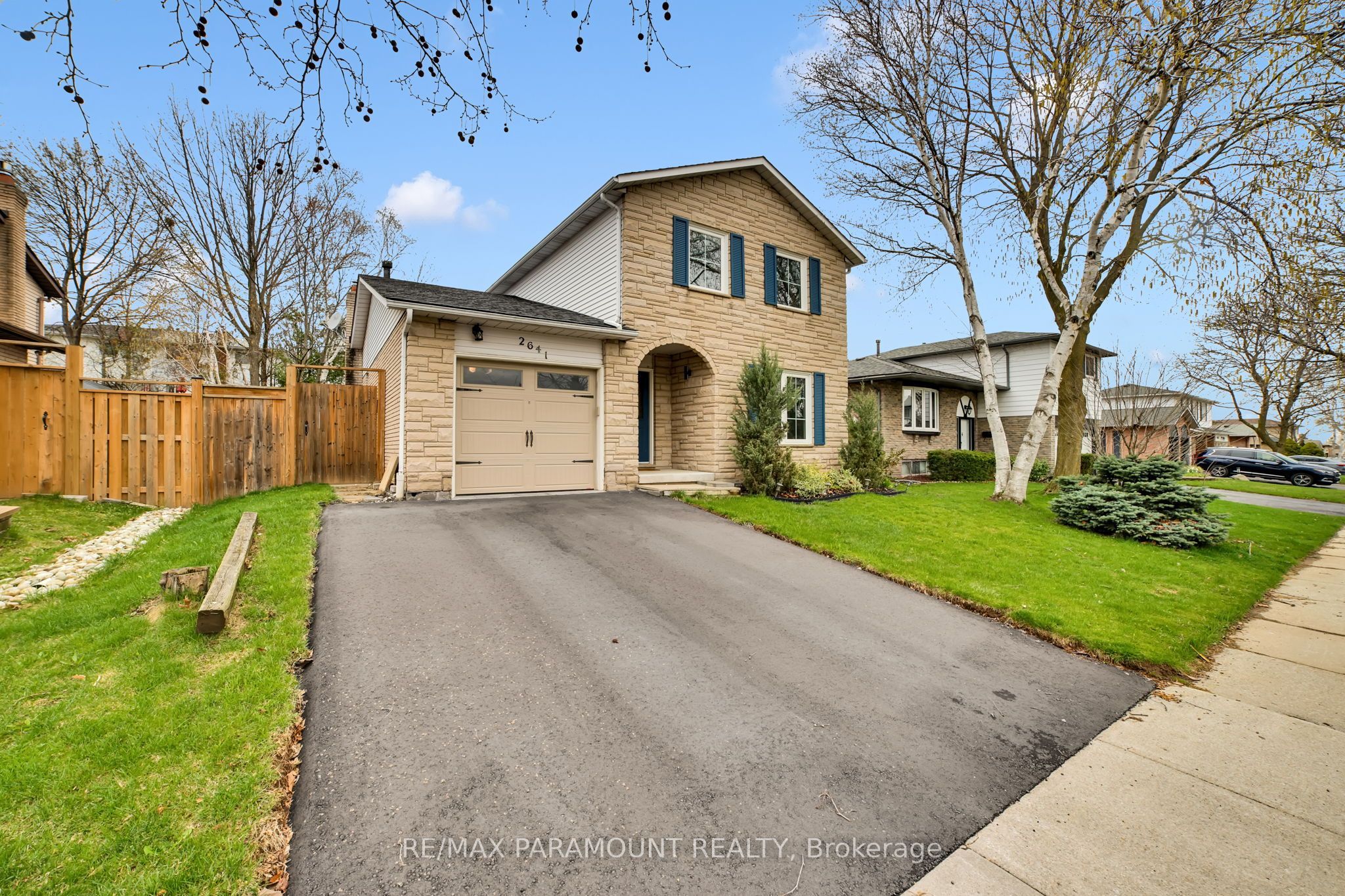 2641 Cavendish Drive, Burlington, ON L7P 3W6 photo 2
