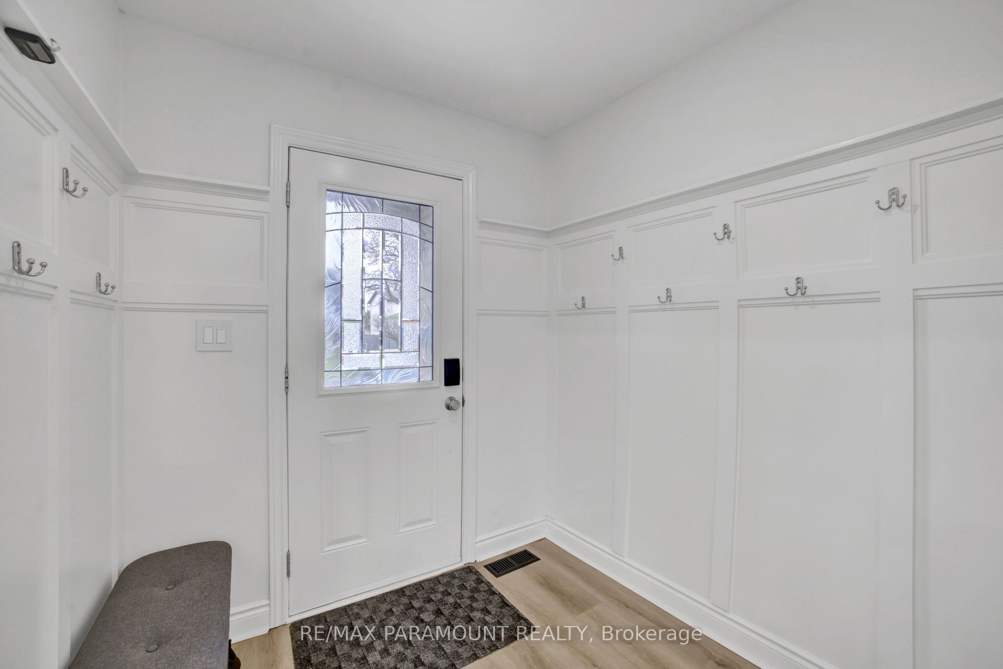 2641 Cavendish Drive, Burlington, ON L7P 3W6 photo 3