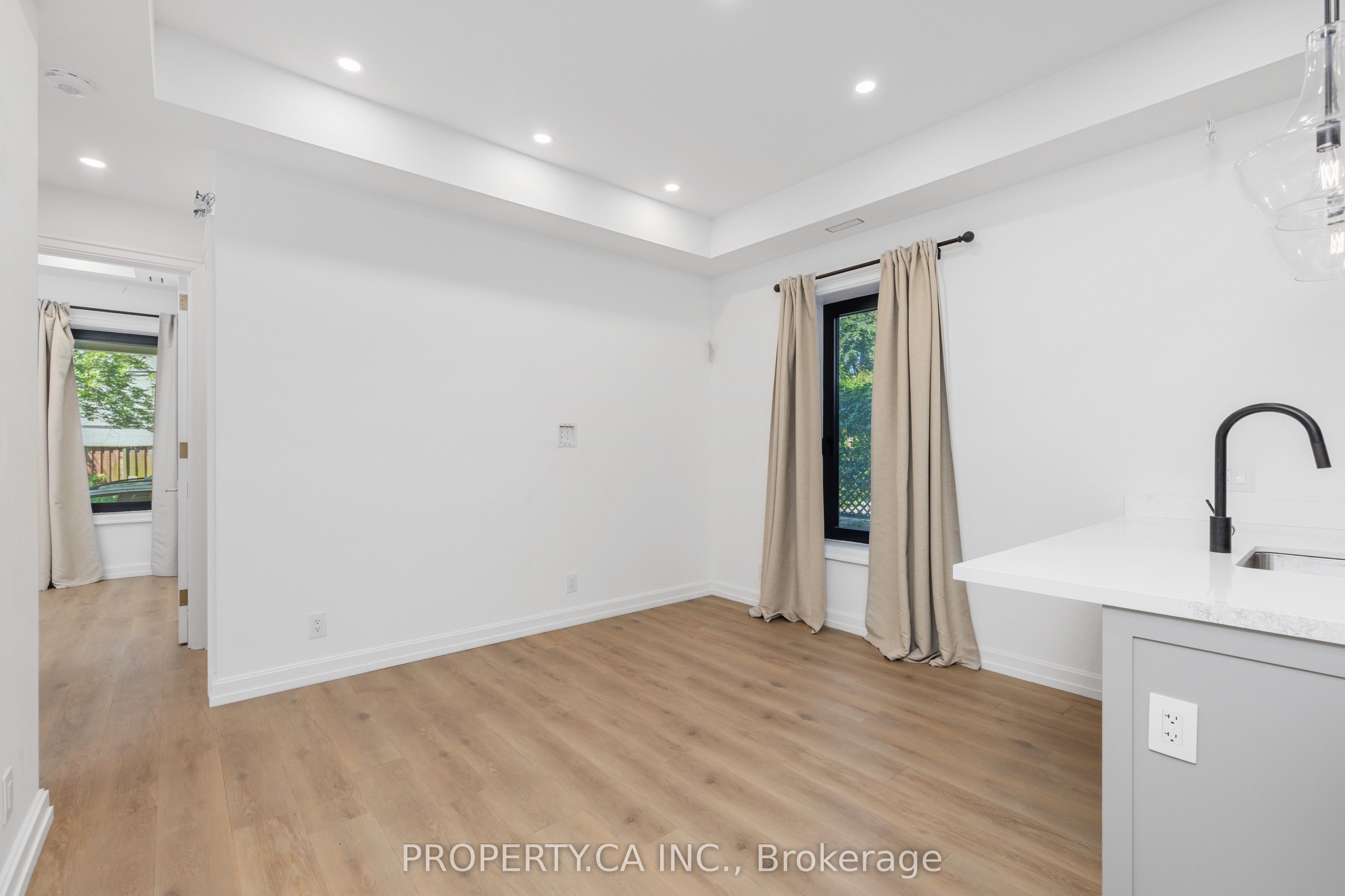 54 Cowan Avenue #Main, Toronto, ON M6K 2N4 photo 4