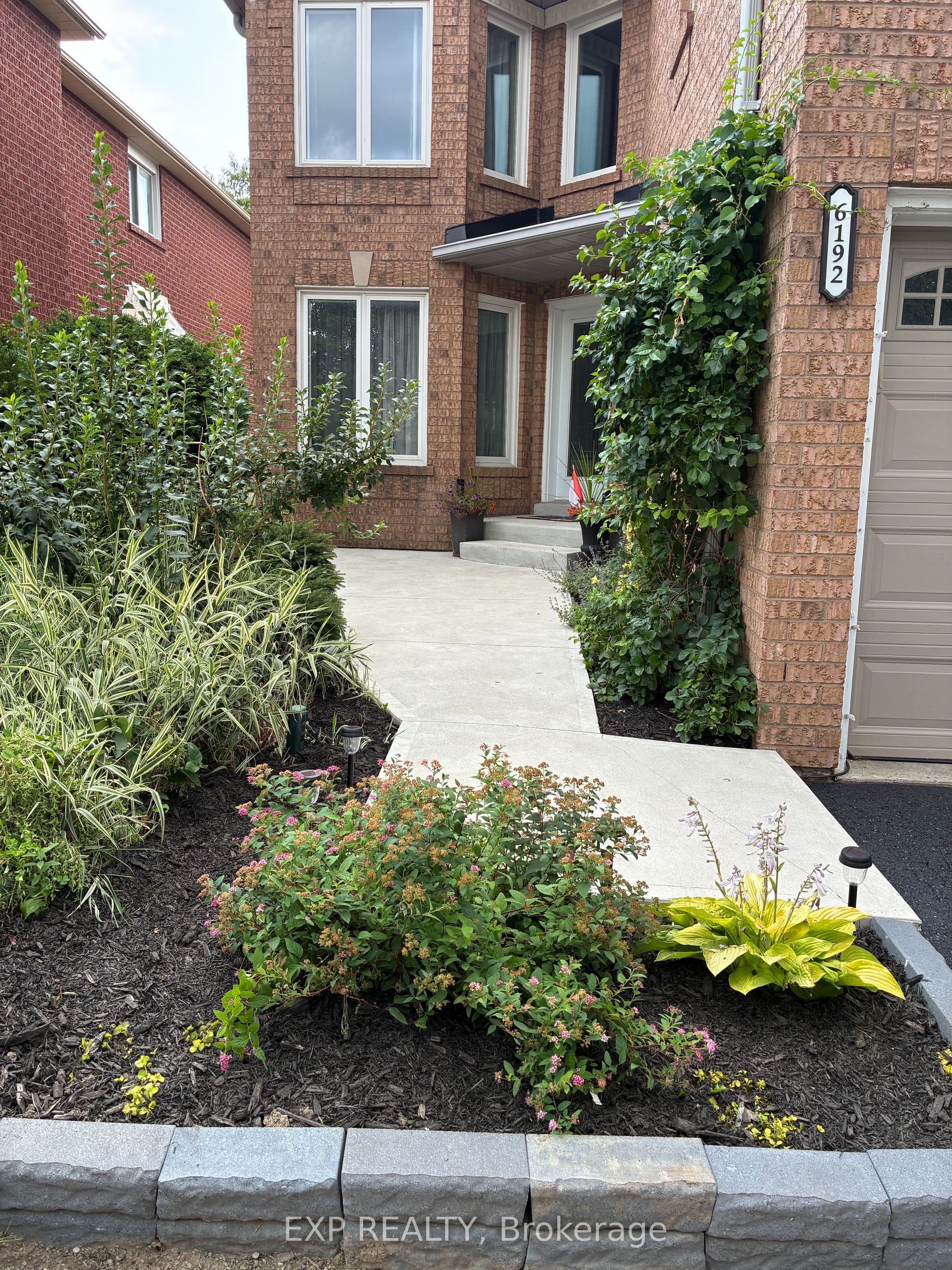 6192 Duford Drive, Mississauga, ON L5V 1A5 photo 2