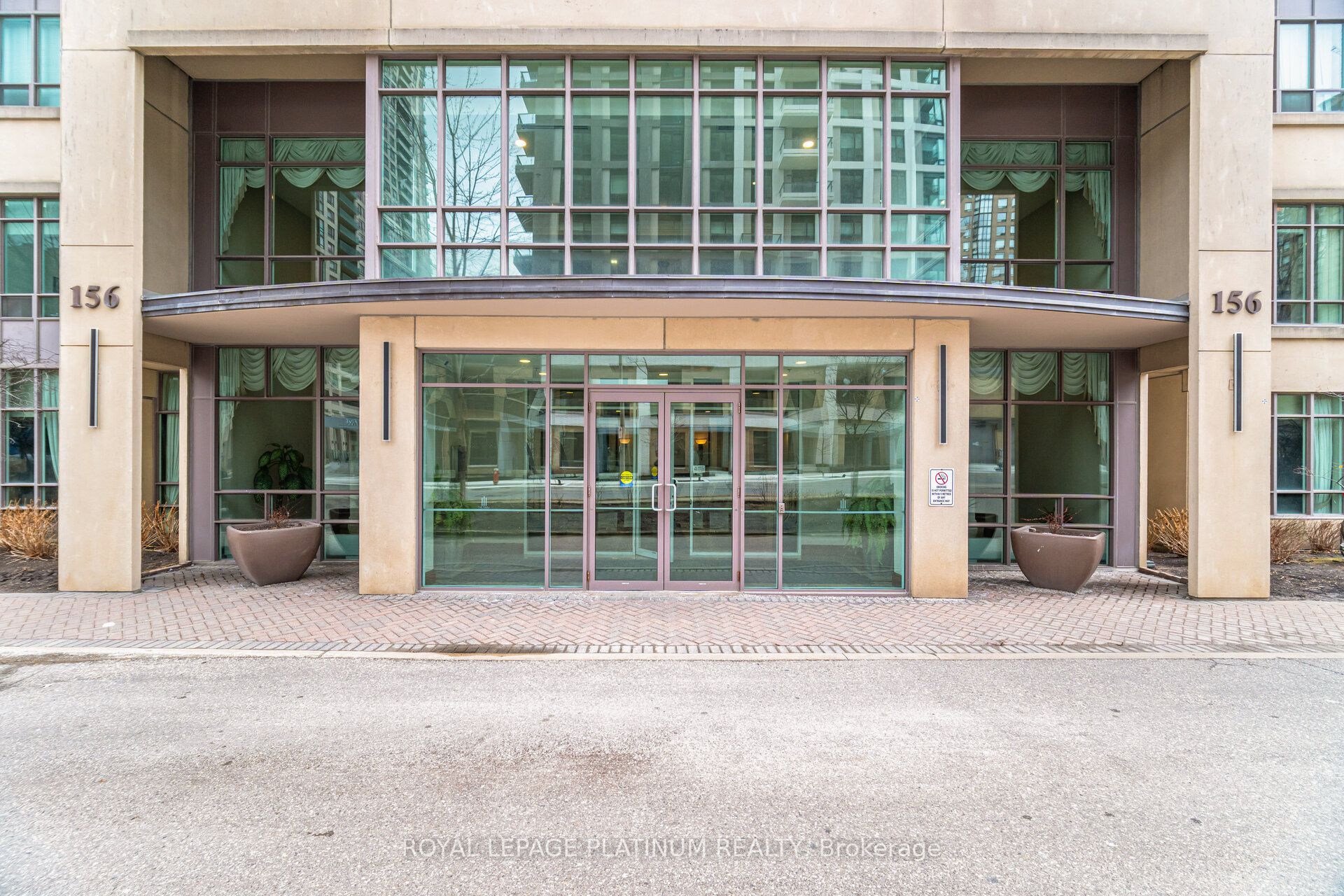 156 Enfield Place 703, Mississauga, ON L5B 4L8 photo 2