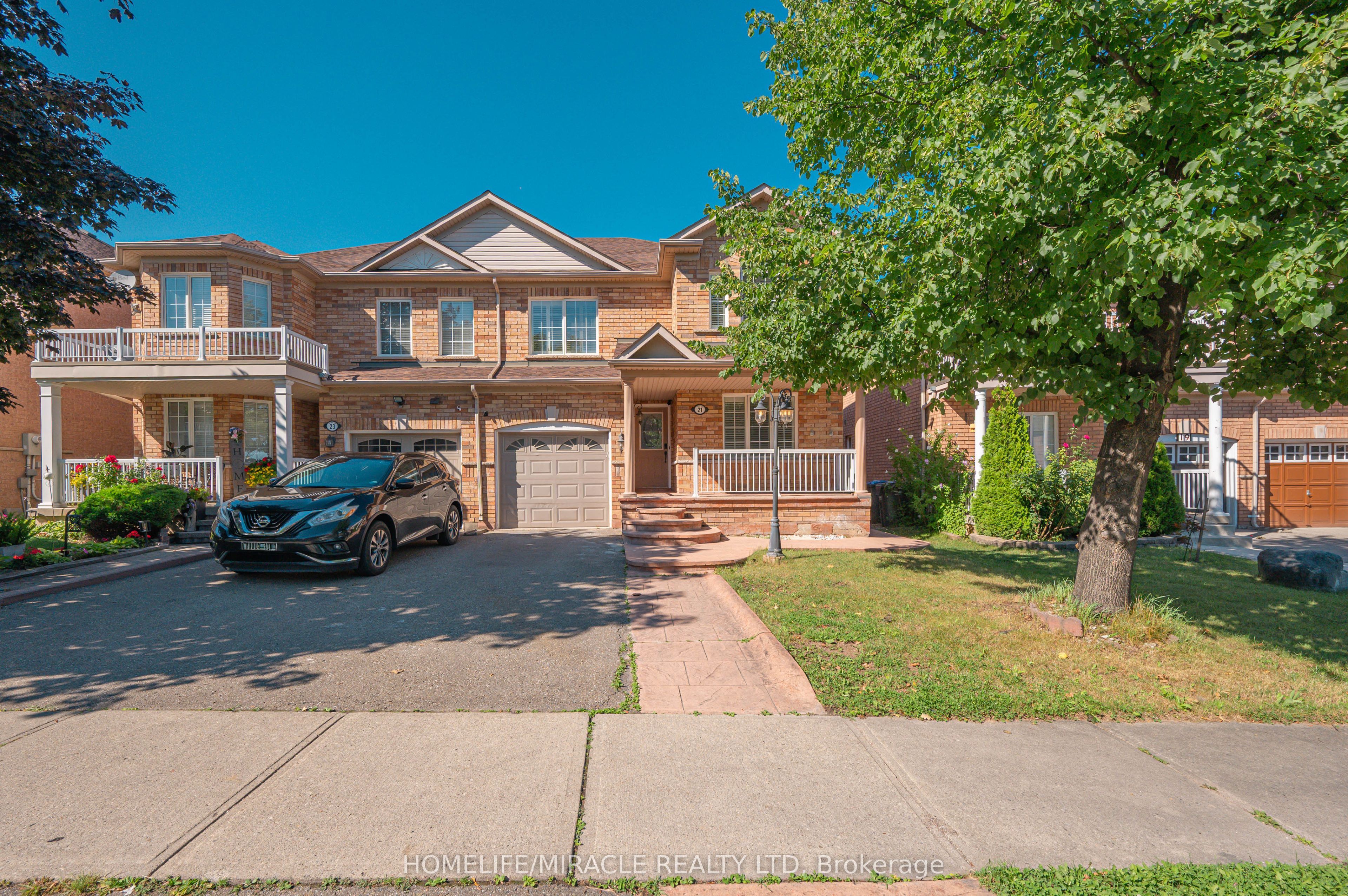 21 Topiary Lane, Brampton, ON L7A 2K6 photo 2