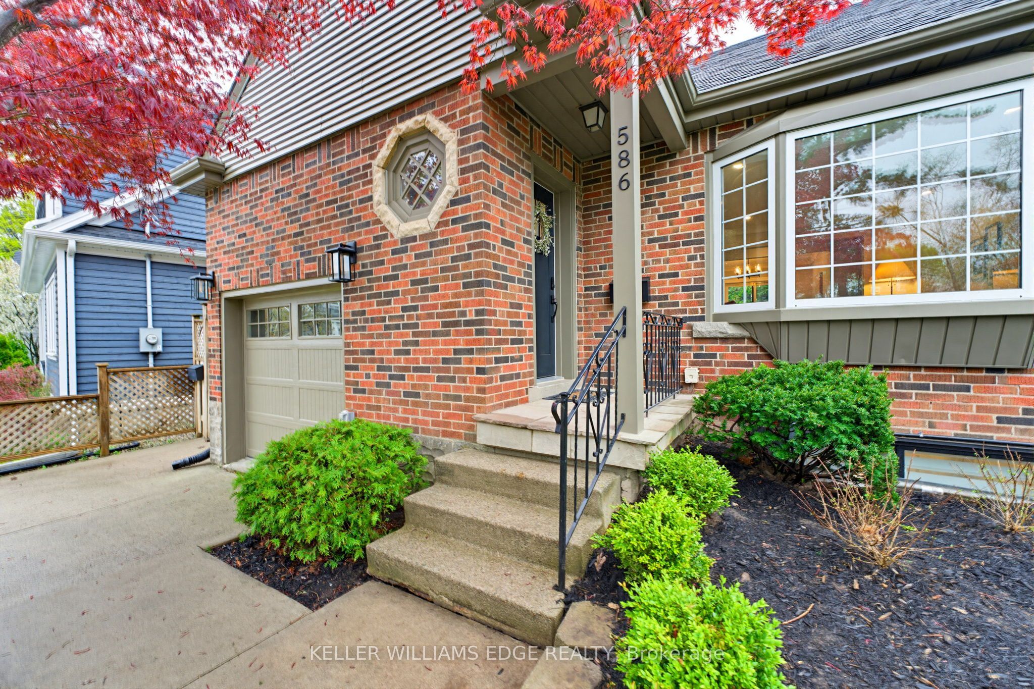 586 Woodland Avenue, Burlington, ON L7R 2S5 photo 3