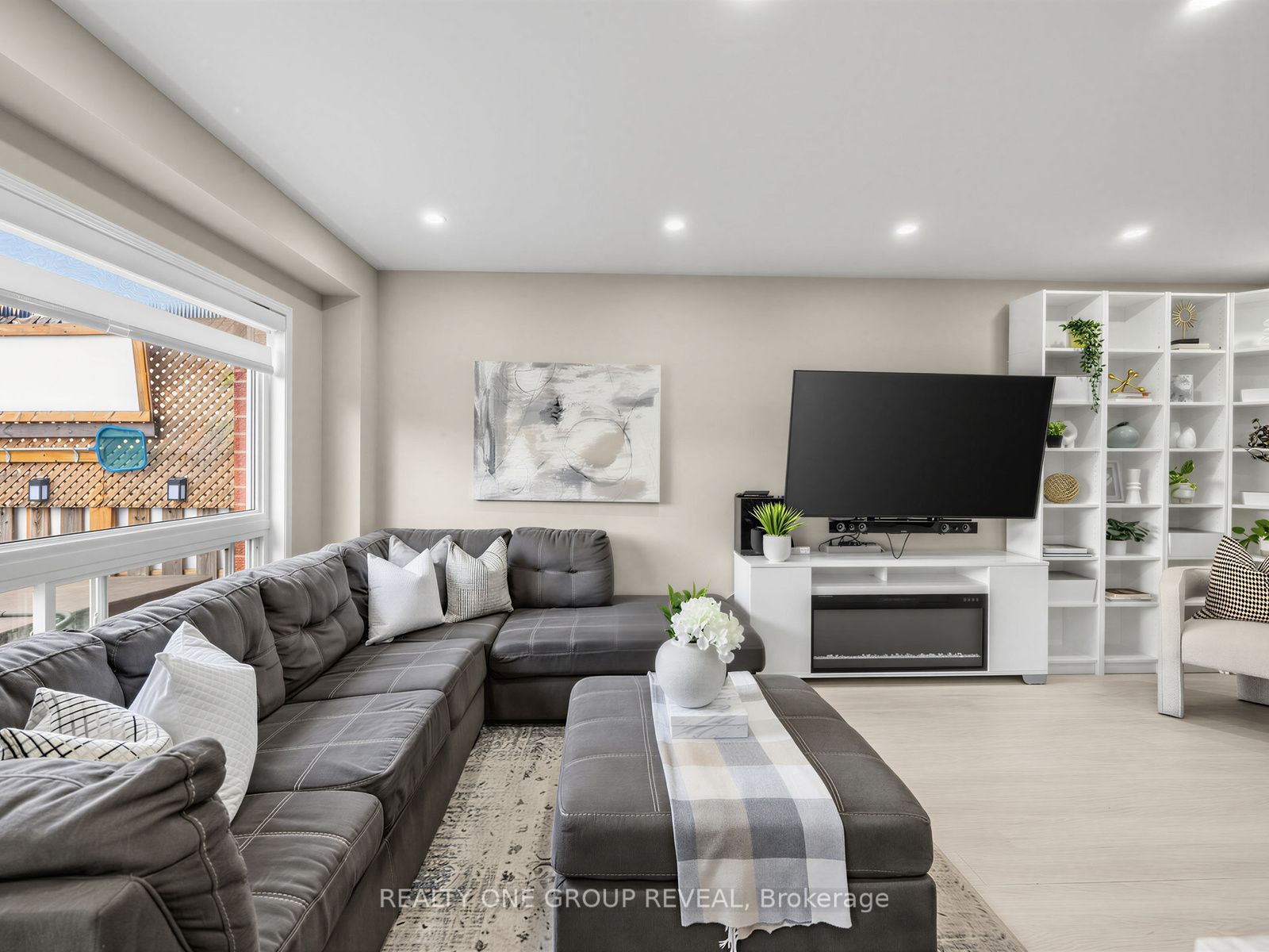 6122 Coxswain Crescent, Mississauga, ON L5V 2Z8 photo 3