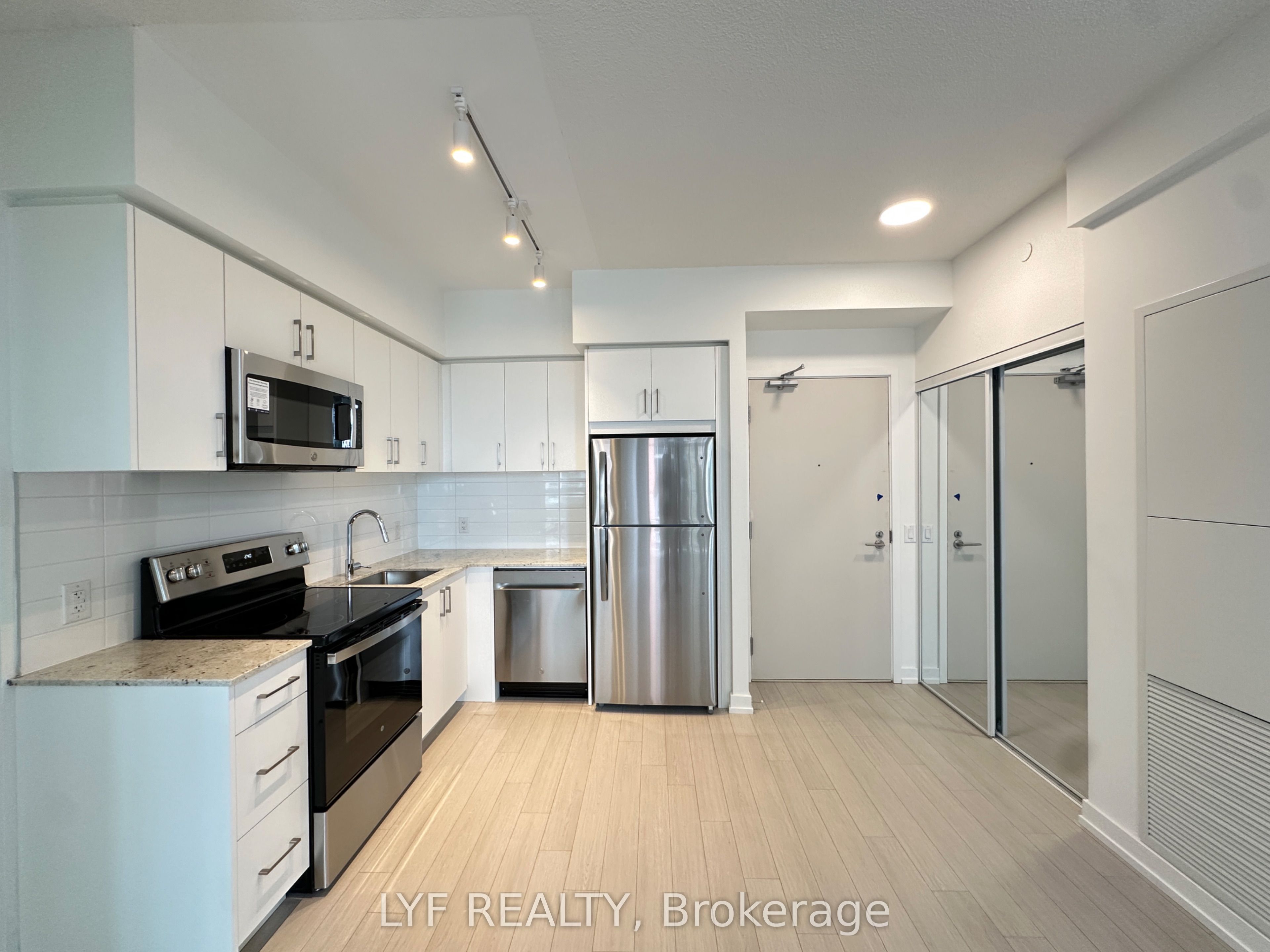 4010 Eglinton Avenue W 922, Toronto, ON M9A 0G5 photo 5