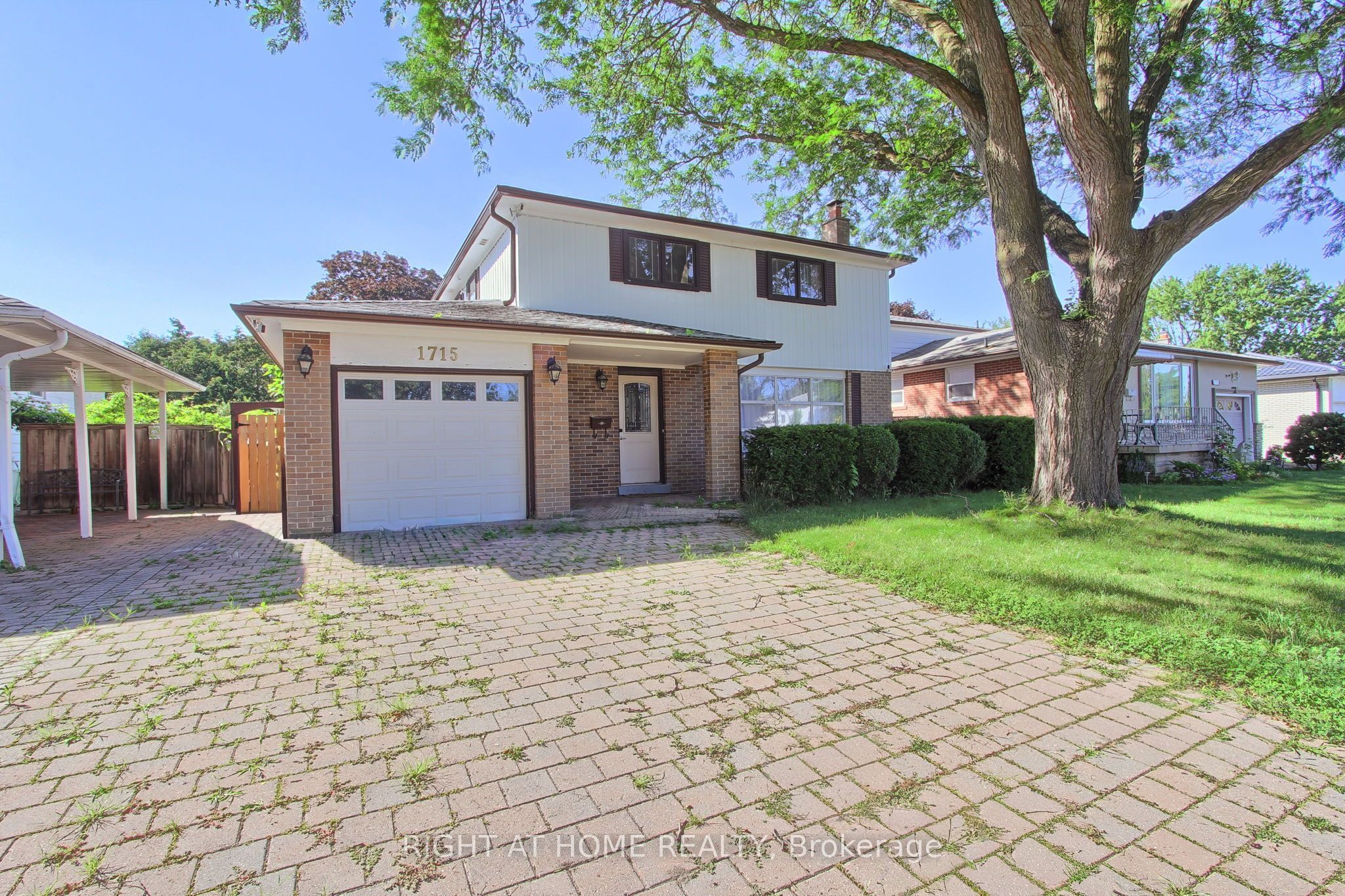 1715 Oberon Crescent, Mississauga, ON L4X 2K7 photo 4