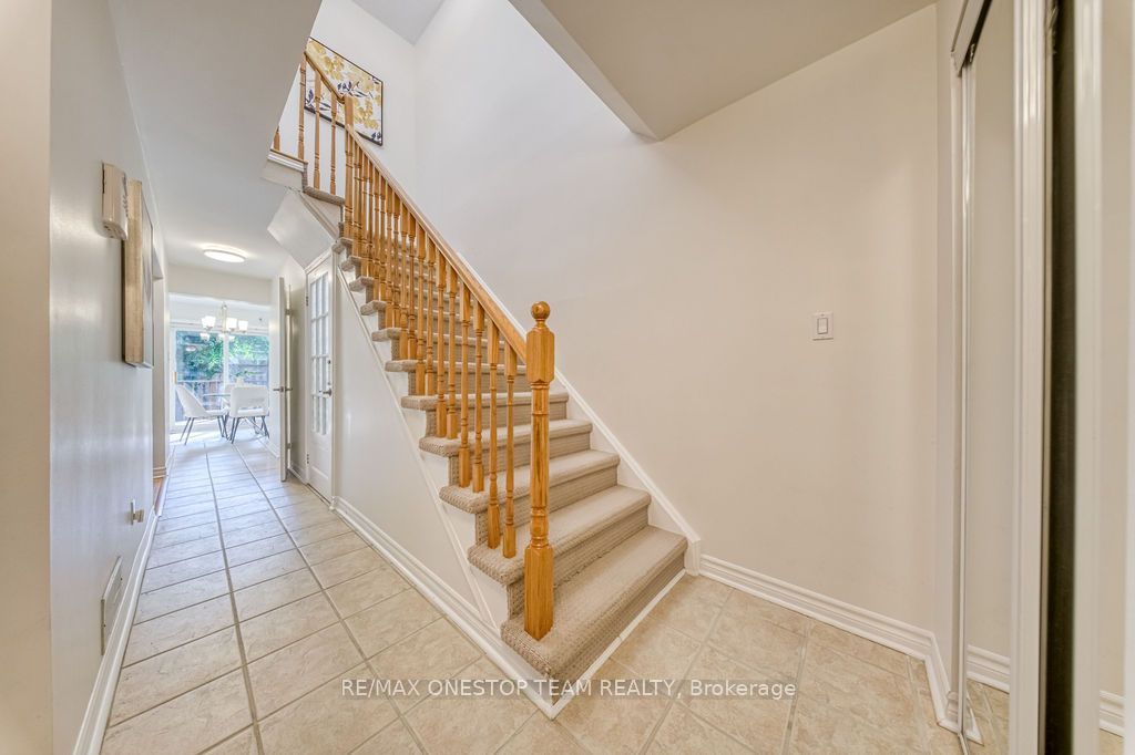 1376 Hazel Mccleary Drive, Oakville, ON L6J 7B1 photo 3