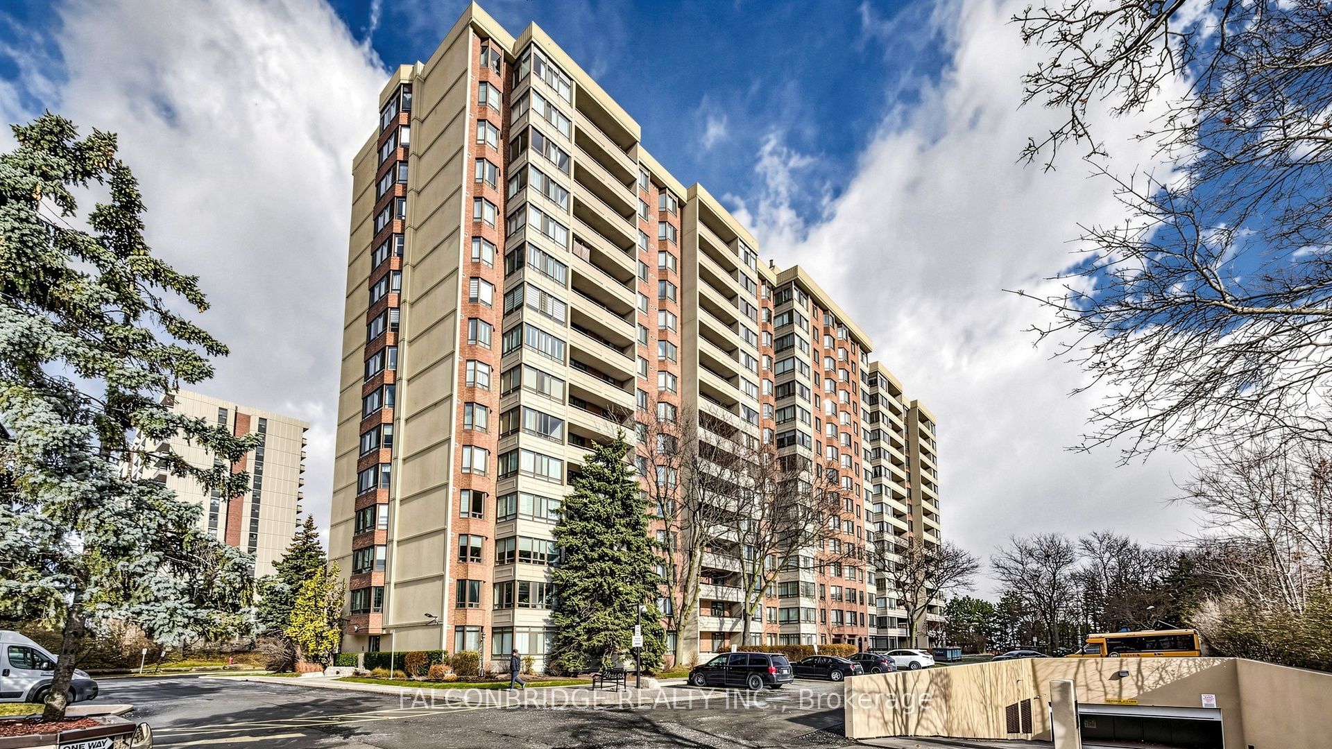 5 Lisa Street 203, Brampton, ON L6T 4T4