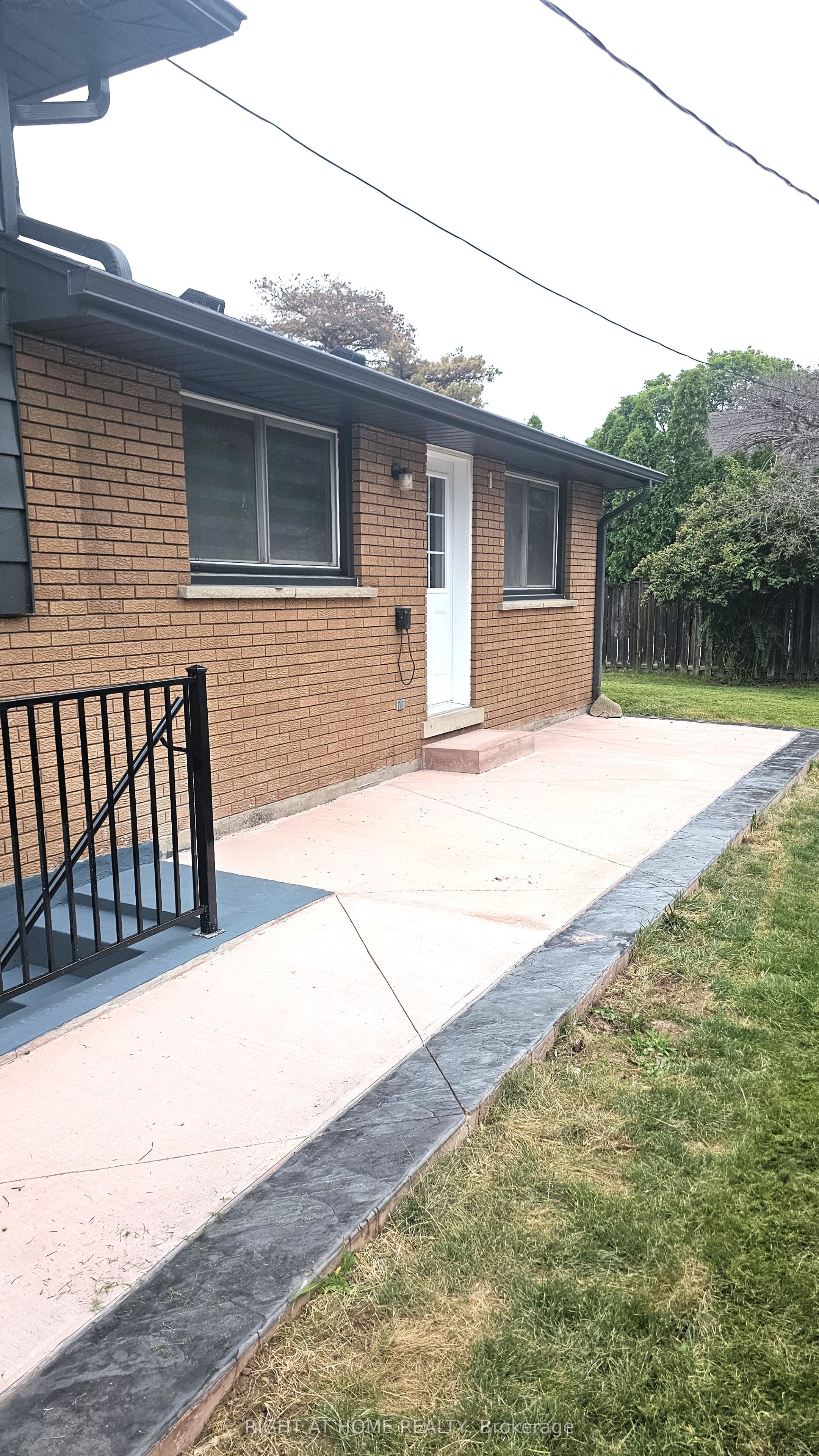 5154 New Street, Burlington, ON L7L 1V4
