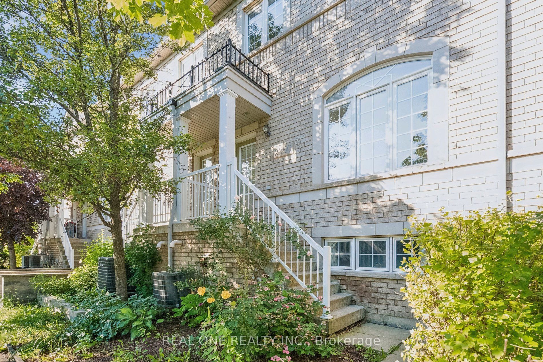 2350 Sutton Drive, Burlington, ON L7L 6Y8 photo 4