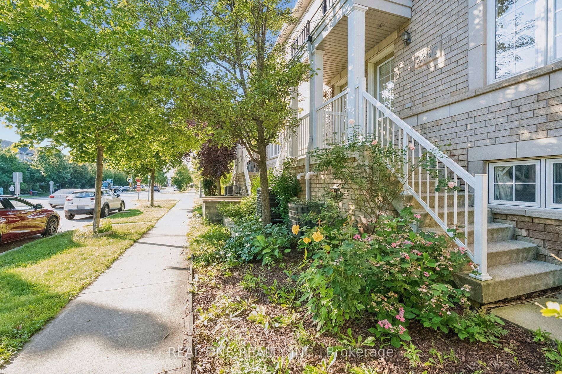 2350 Sutton Drive, Burlington, ON L7L 6Y8 photo 5