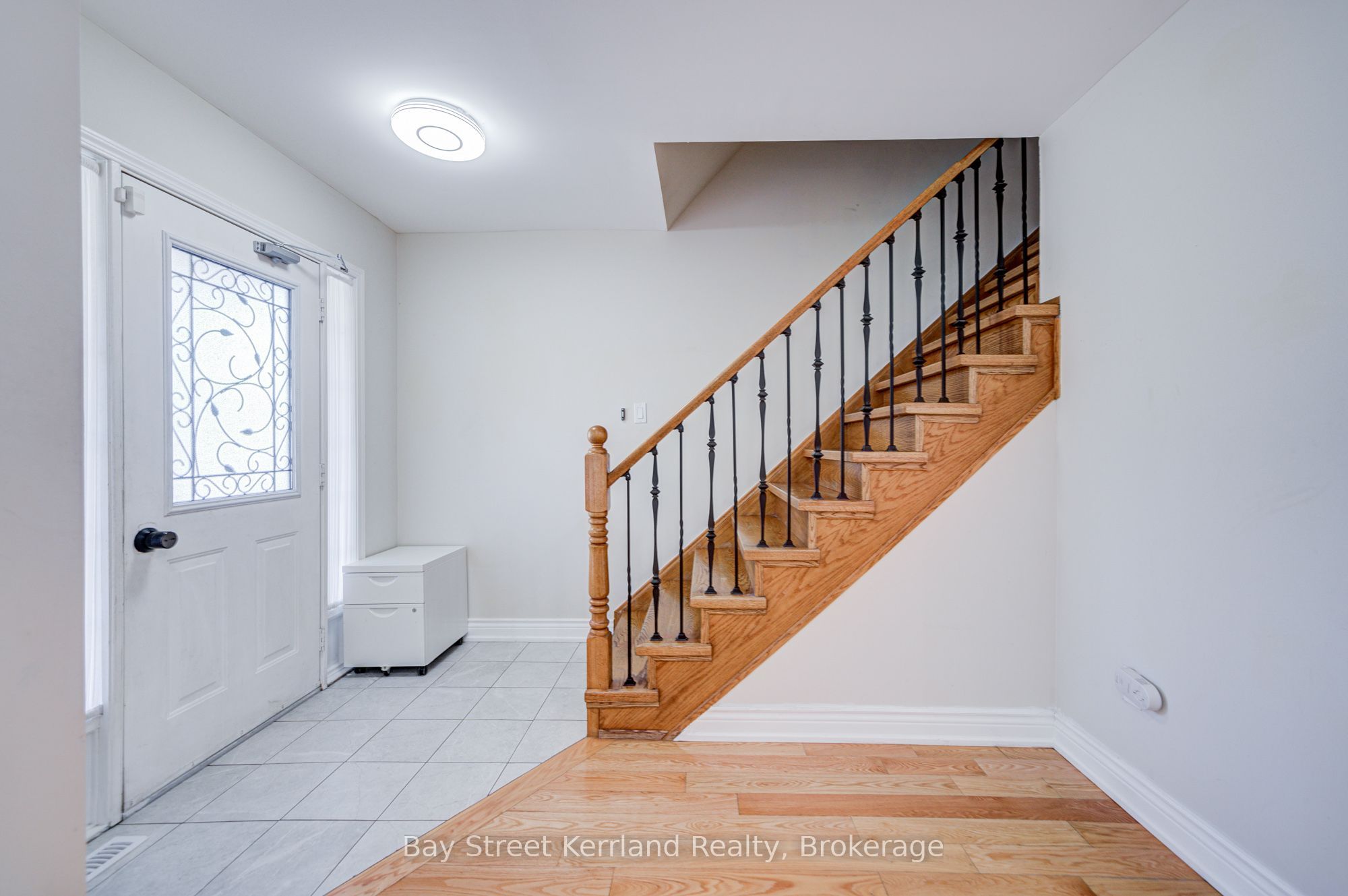 2320 Proudfoot Trail, Oakville, ON L6M 3Y2 photo 2