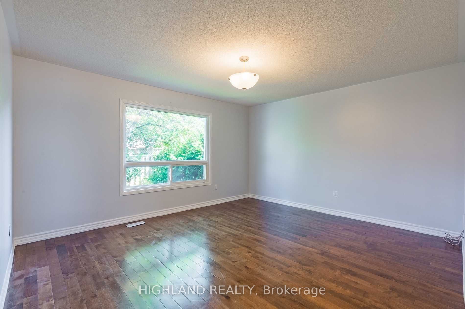 1130 Glen Valley Road, Oakville, ON L6M 3K8 photo 3