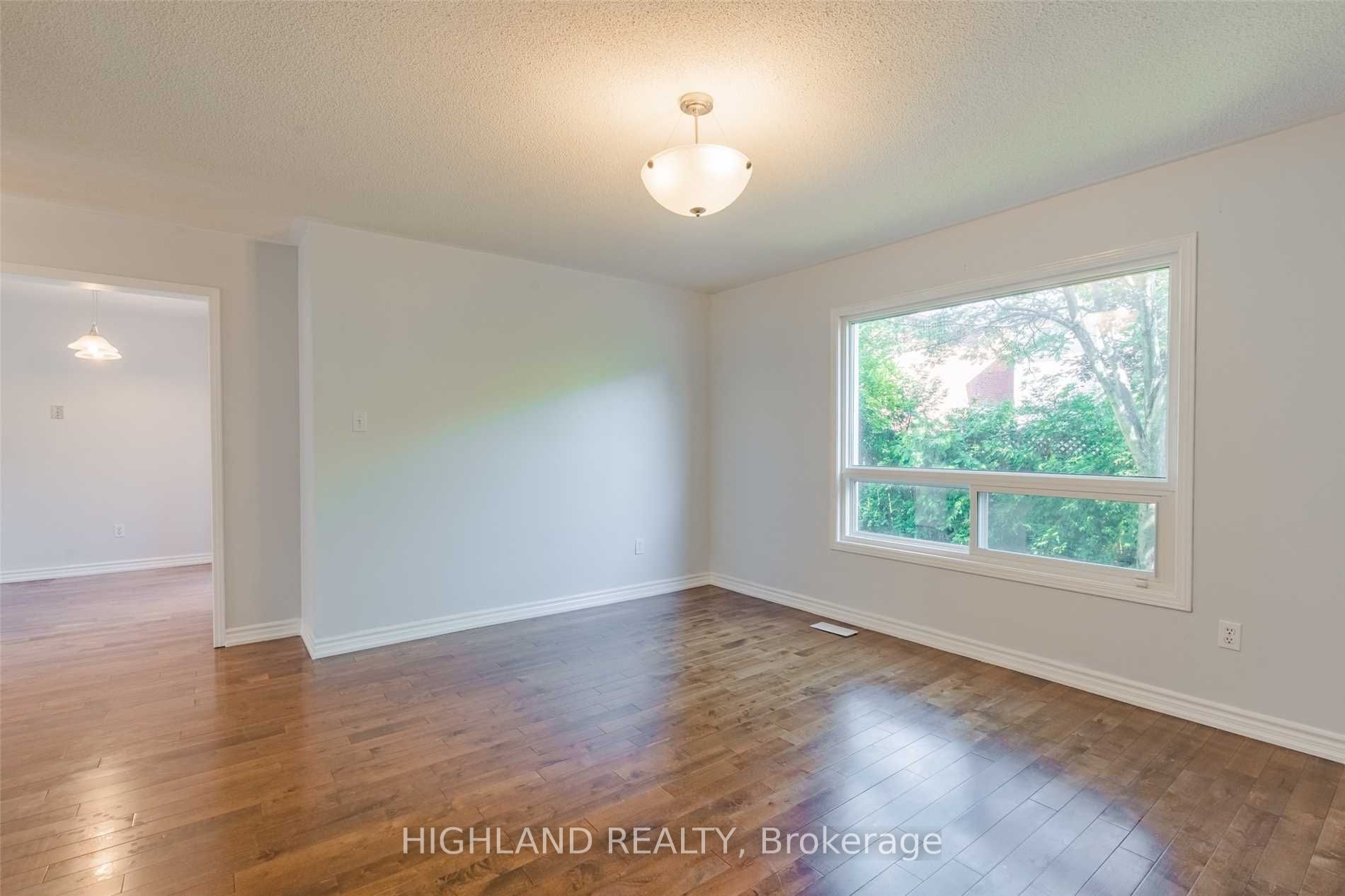 1130 Glen Valley Road, Oakville, ON L6M 3K8 photo 4