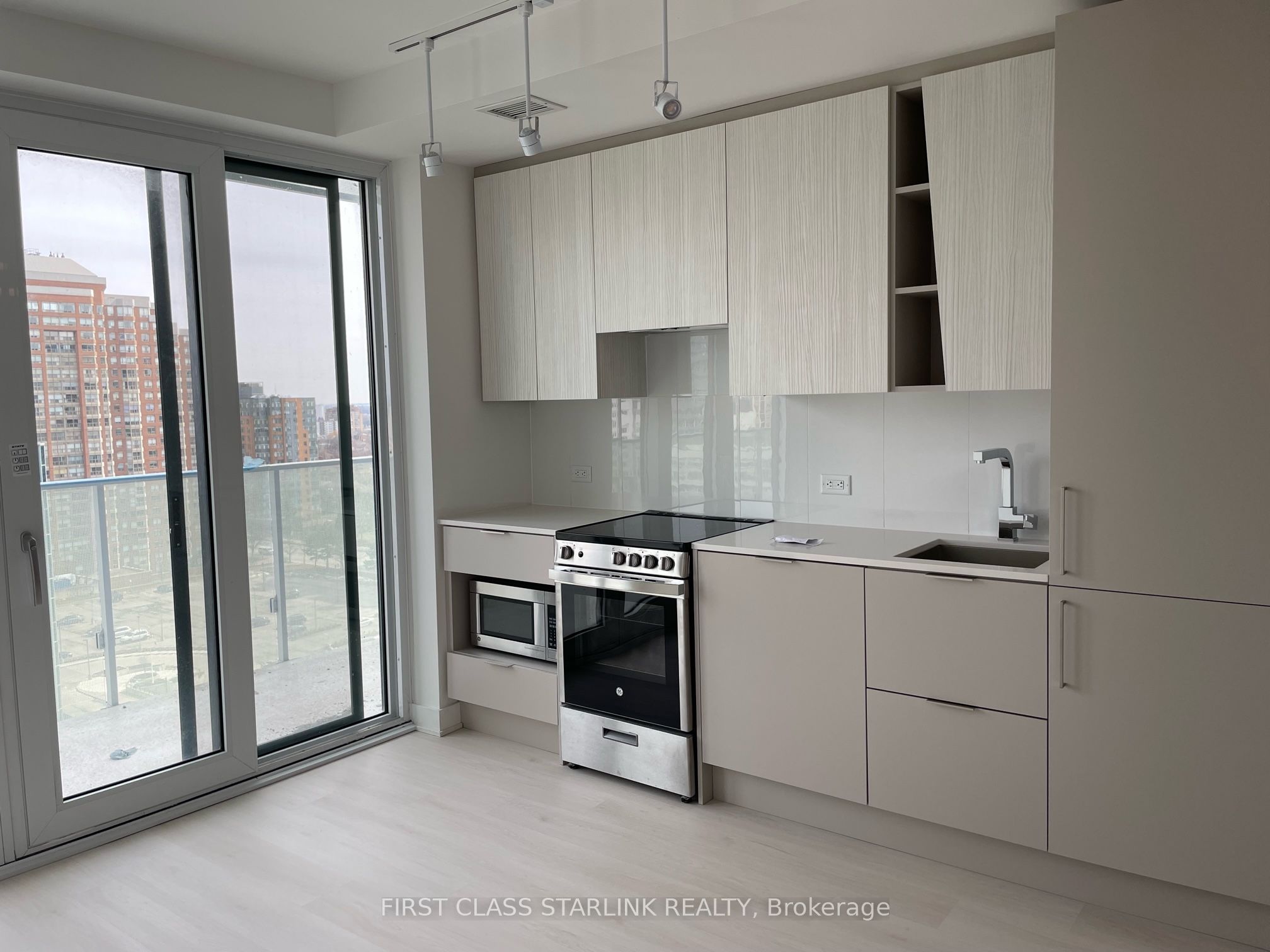 3900 confederation Parkway 1111, Mississauga, ON L5B 0M3 photo 4