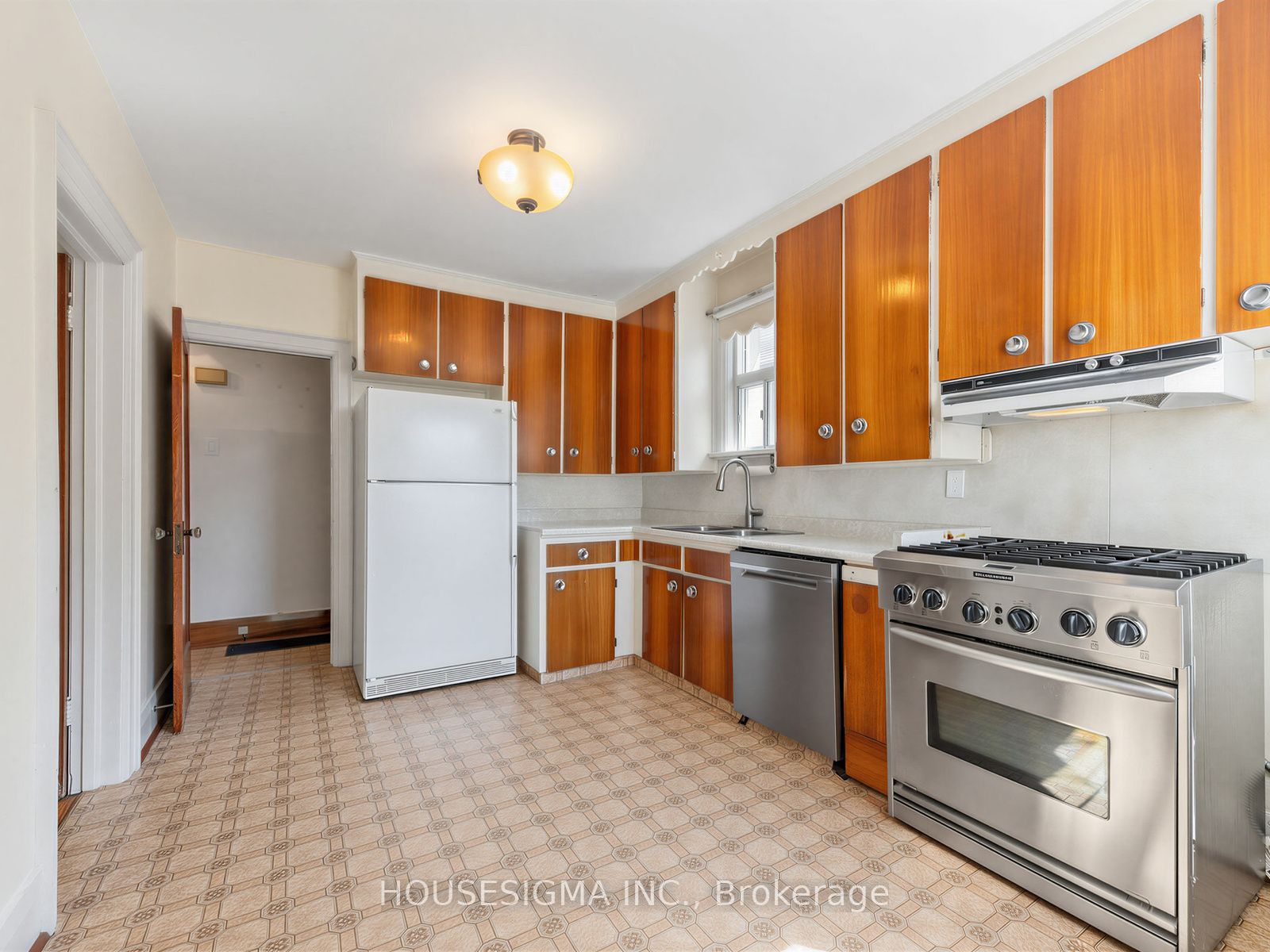 491 Hopewell Avenue, Toronto, ON M6E 2S5 photo 2