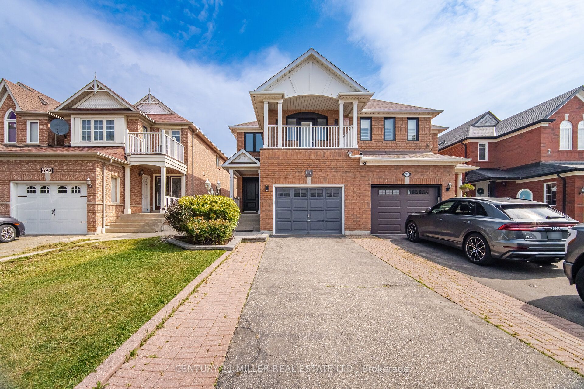 689 Macbeth Heights, Mississauga, ON L5W 1E5 photo 2