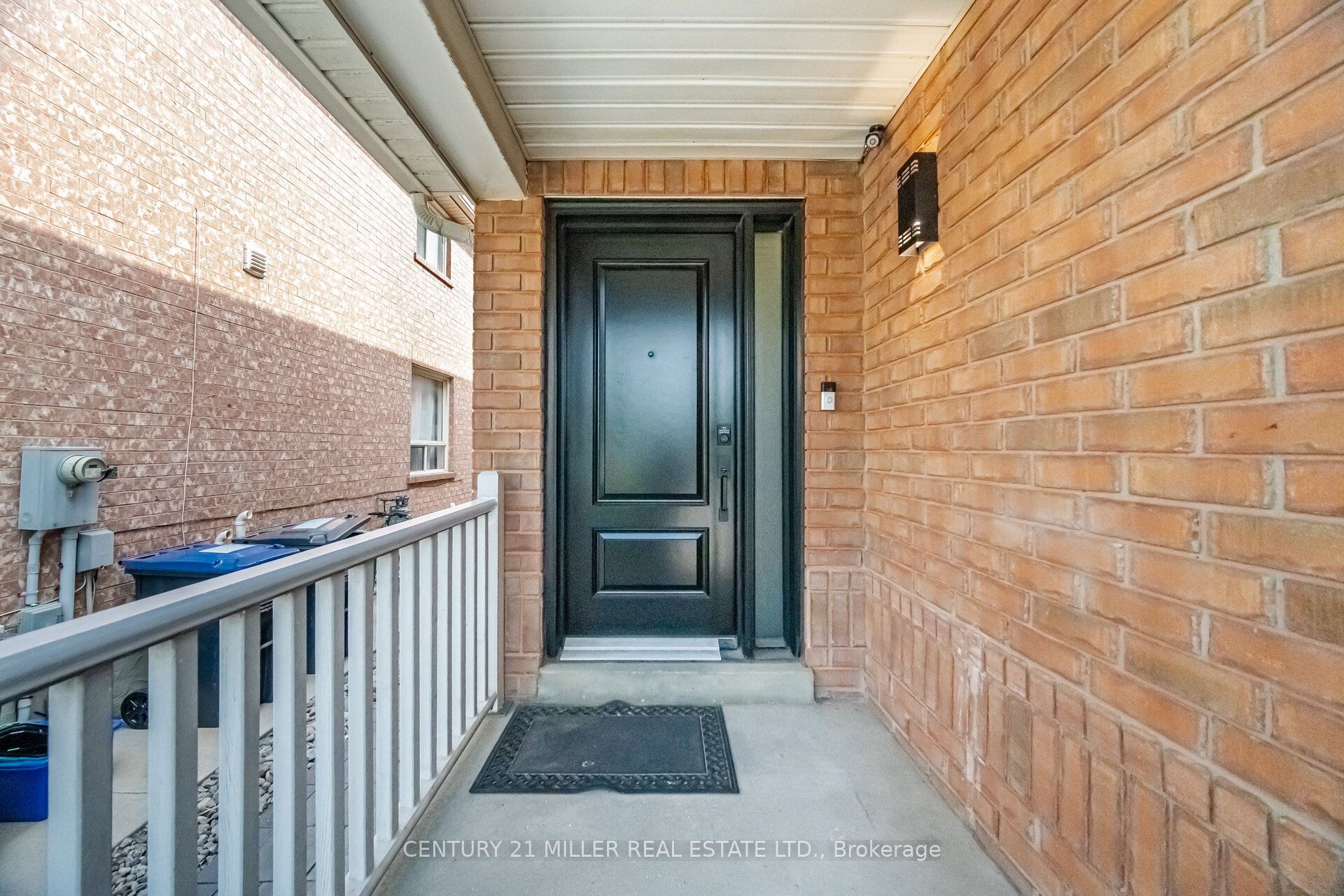 689 Macbeth Heights, Mississauga, ON L5W 1E5 photo 4