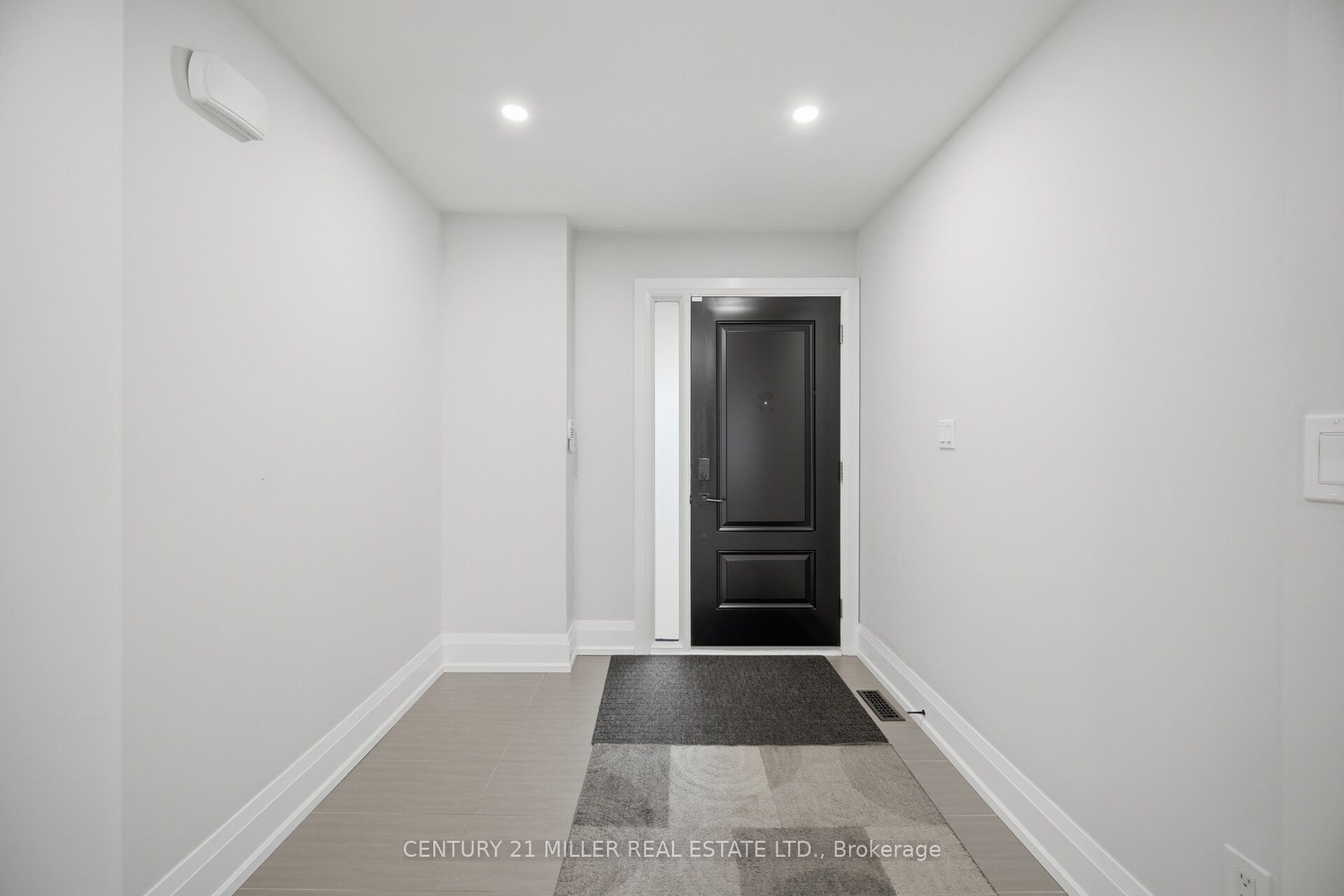689 Macbeth Heights, Mississauga, ON L5W 1E5 photo 5