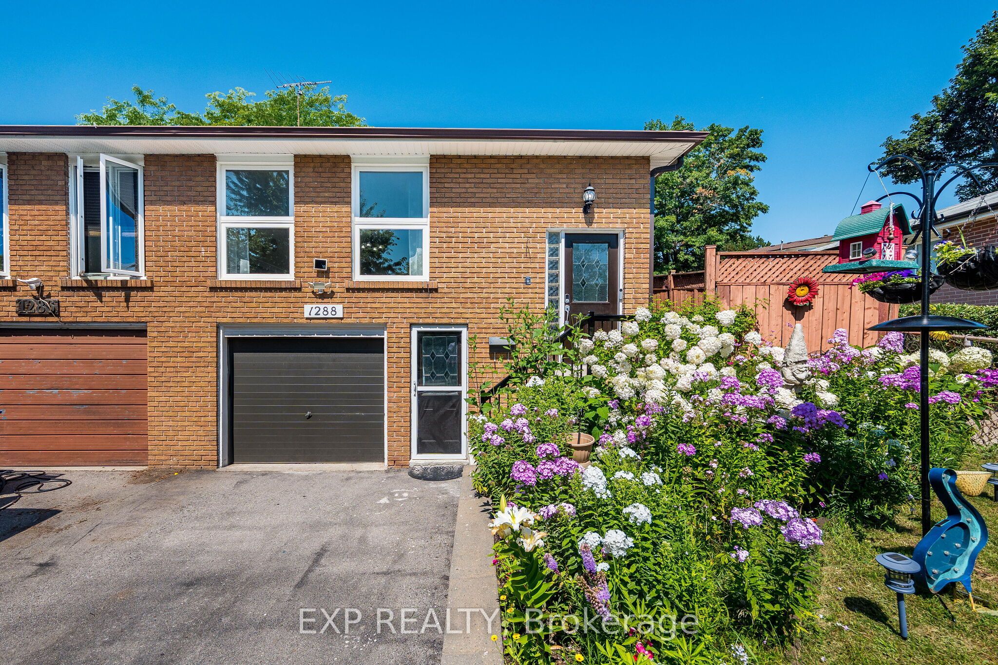 1288 Playford Road, Mississauga, ON L5J 3V7 photo 2