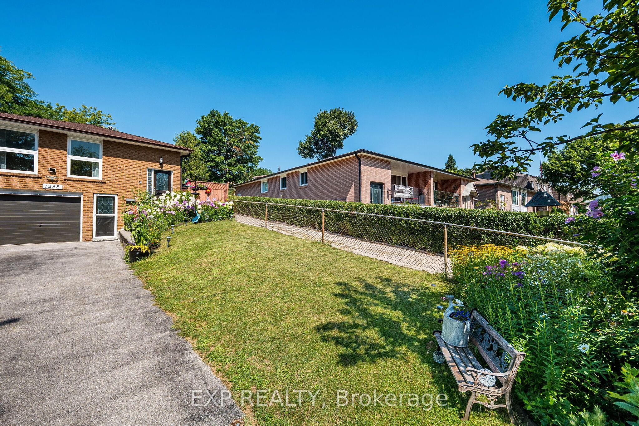 1288 Playford Road, Mississauga, ON L5J 3V7 photo 3