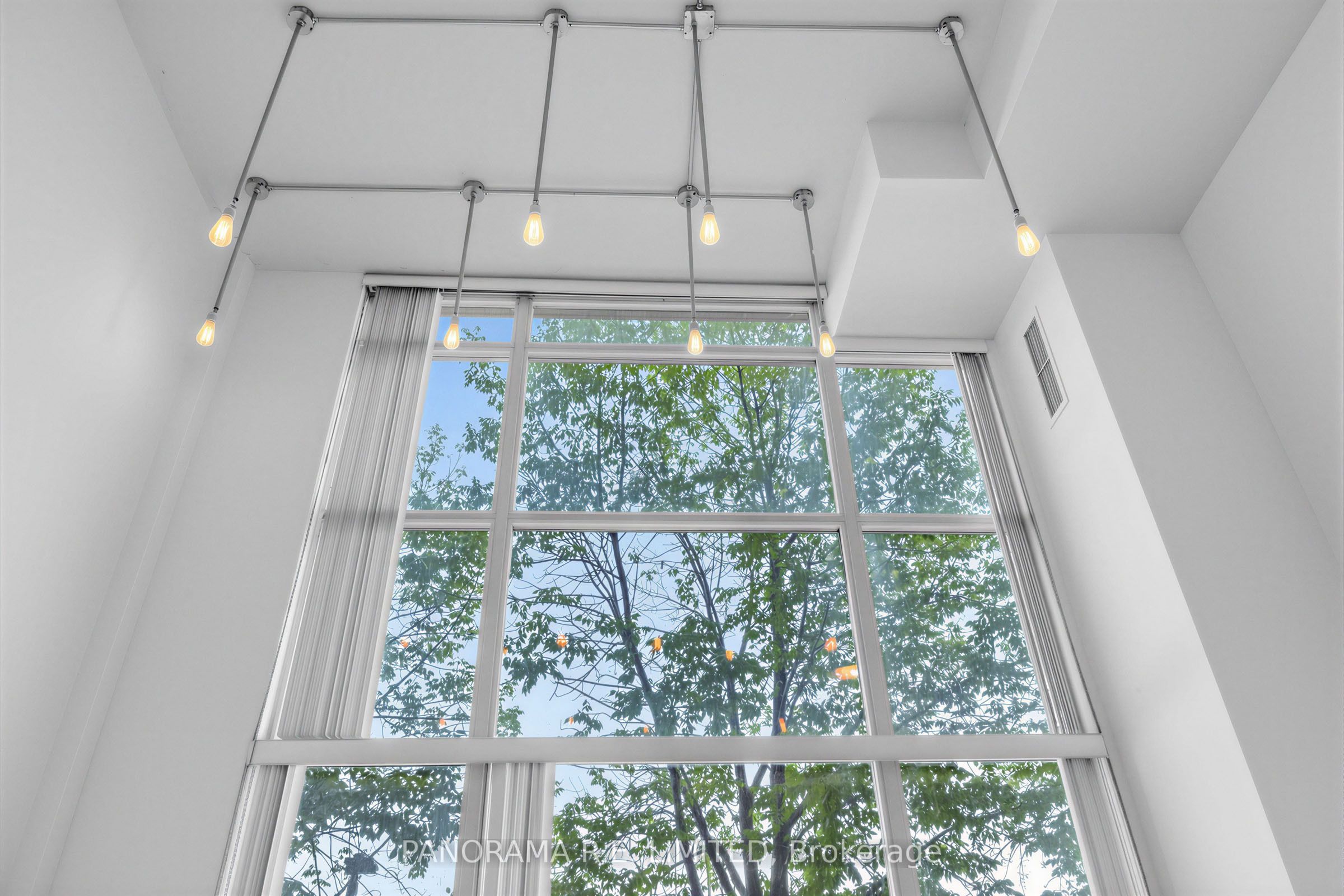 200 Manitoba Street 122, Toronto, ON M8Y 3Y9 photo 4