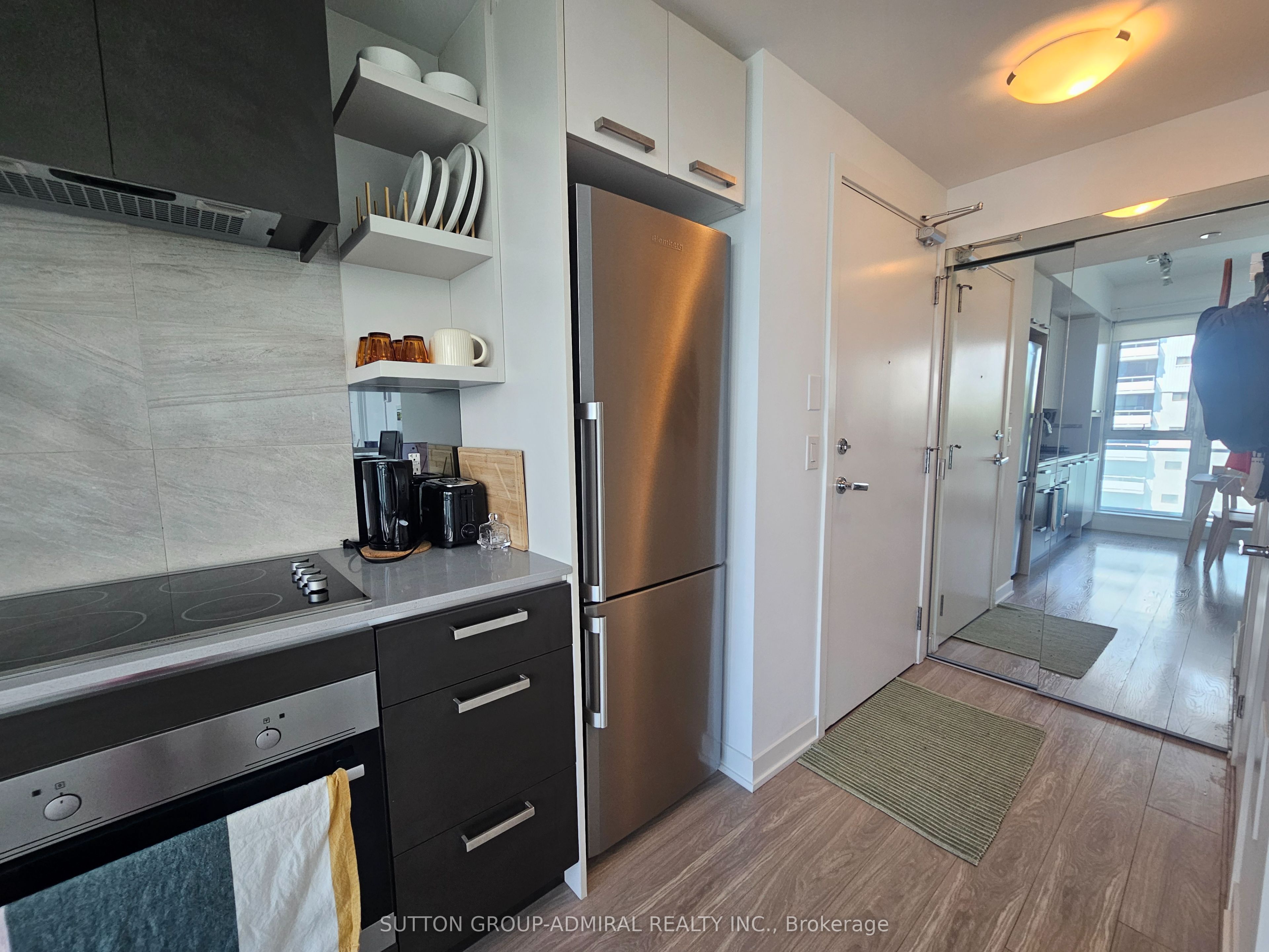 1830 Bloor Street W 636, Toronto, ON M6P 3K6 photo 3