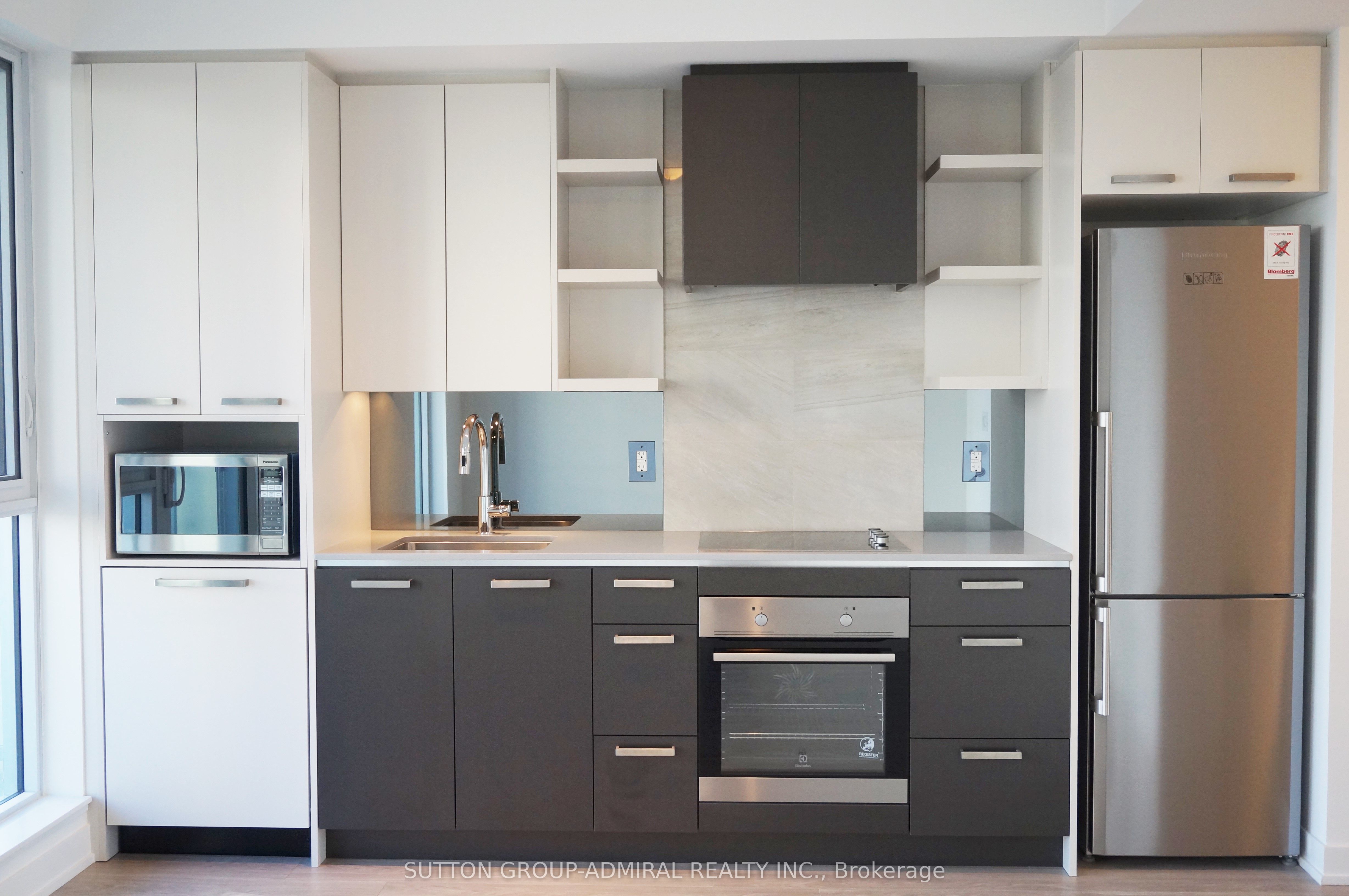 1830 Bloor Street W 636, Toronto, ON M6P 3K6 photo 4