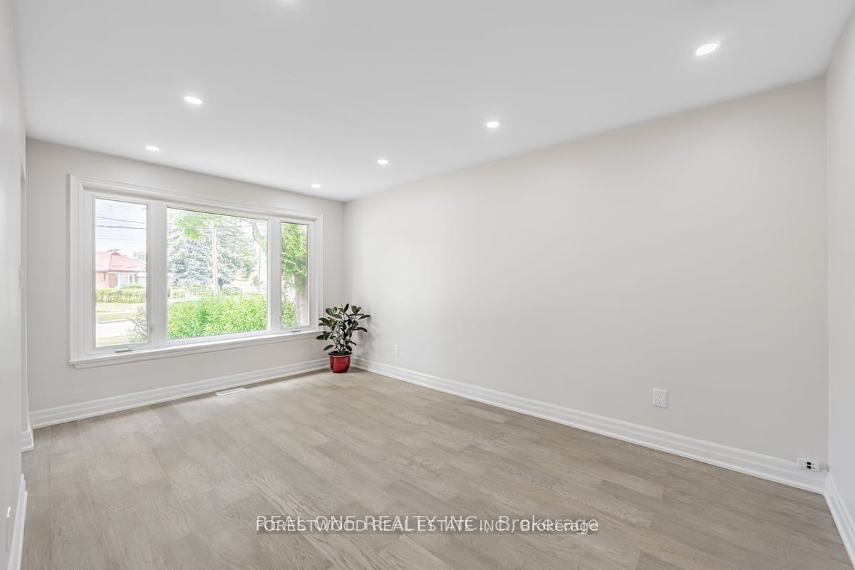 27 Snaresbrook Drive, Toronto, ON M9W 2N5 photo 4
