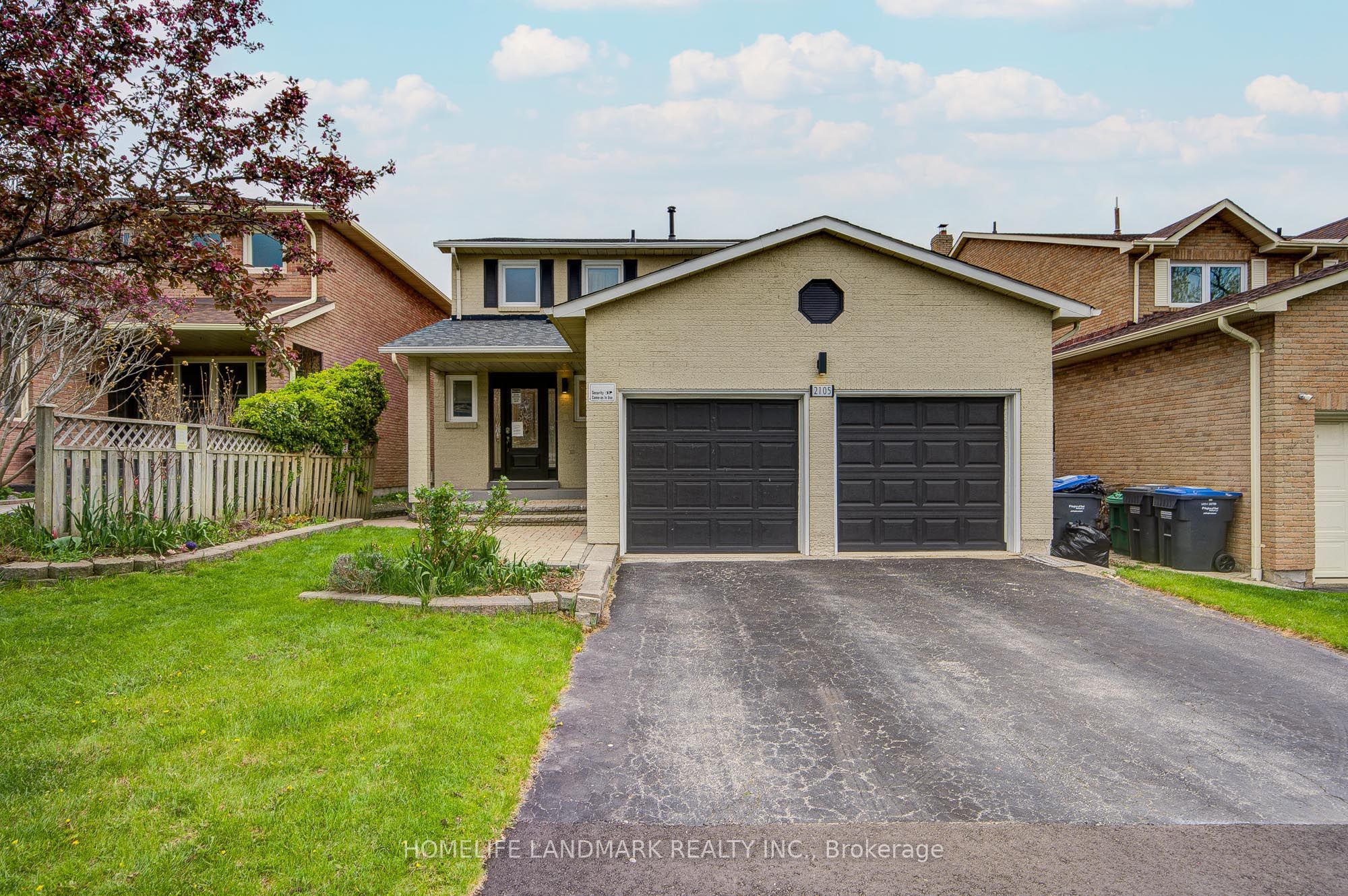 2105 Folkway Drive, Mississauga, ON L5L 3G3