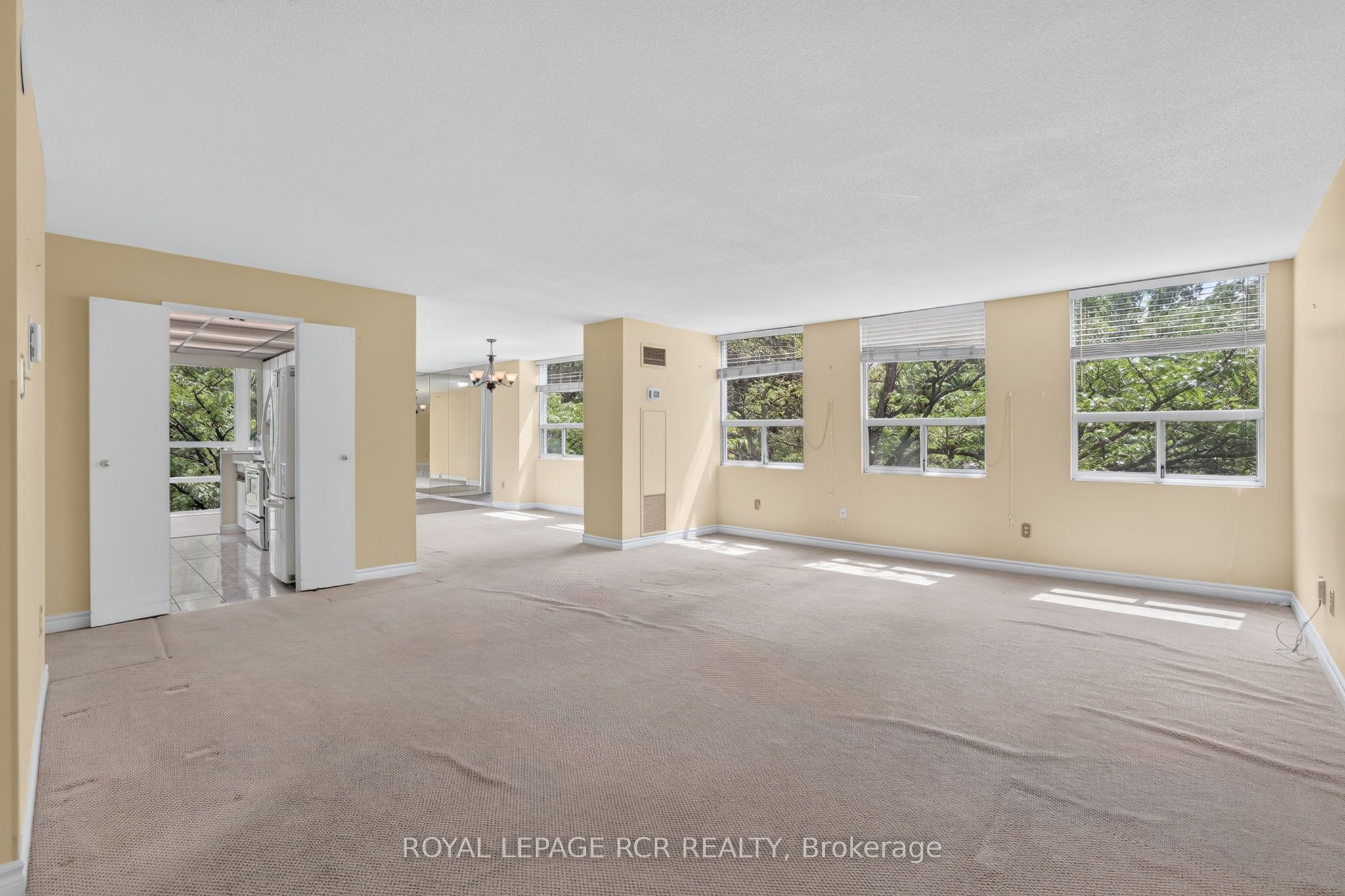 3650 Kaneff Crescent 303, Mississauga, ON L5A 4A1 photo 4
