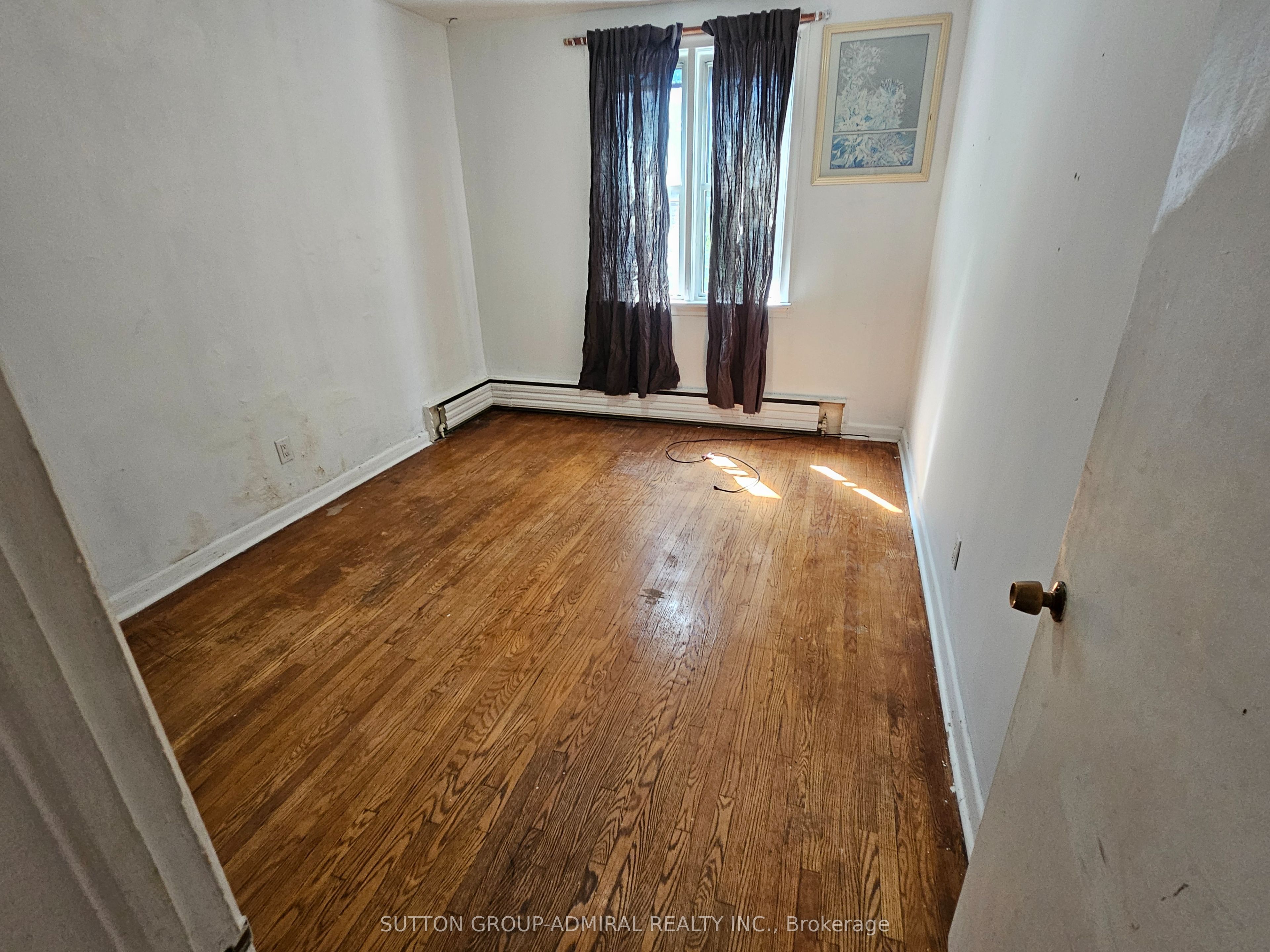 7 Elway Court, Toronto, ON M6B 2N7