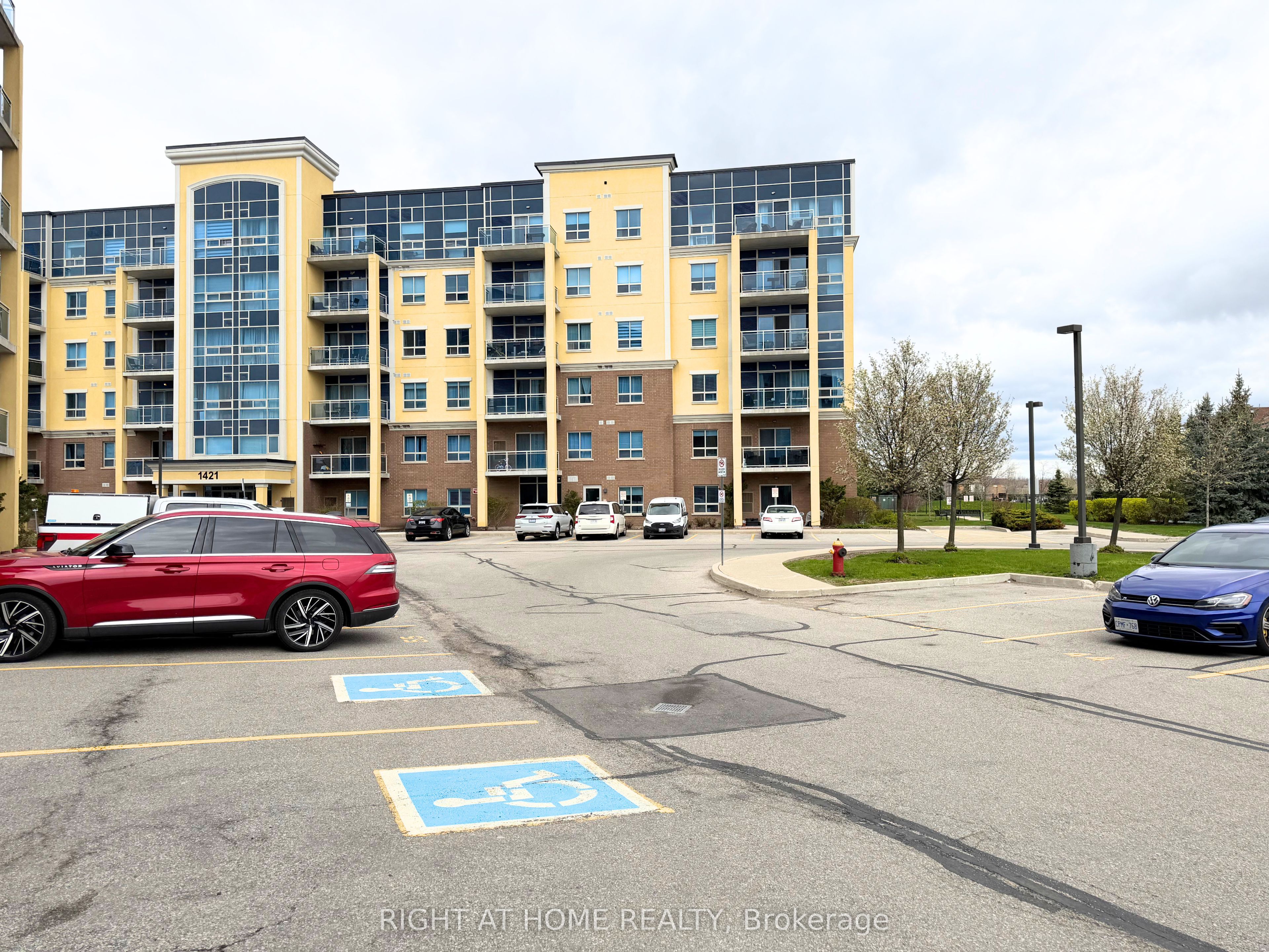 1419 Costigan Road 308, Milton, ON L9T 2L4 photo 5