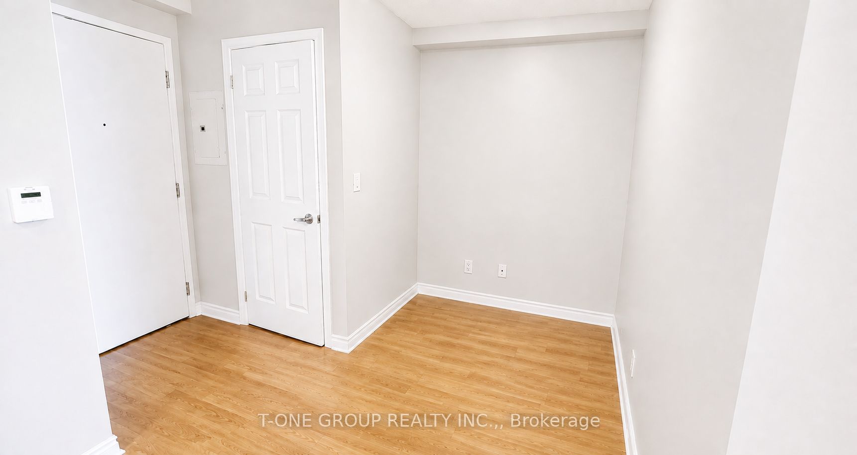 3888 Duke Of York Boulevard 2823, Mississauga, ON L5B 4P5 photo 3