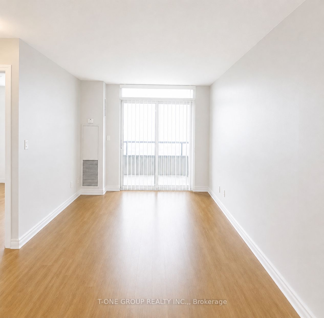 3888 Duke Of York Boulevard 2823, Mississauga, ON L5B 4P5 photo 4