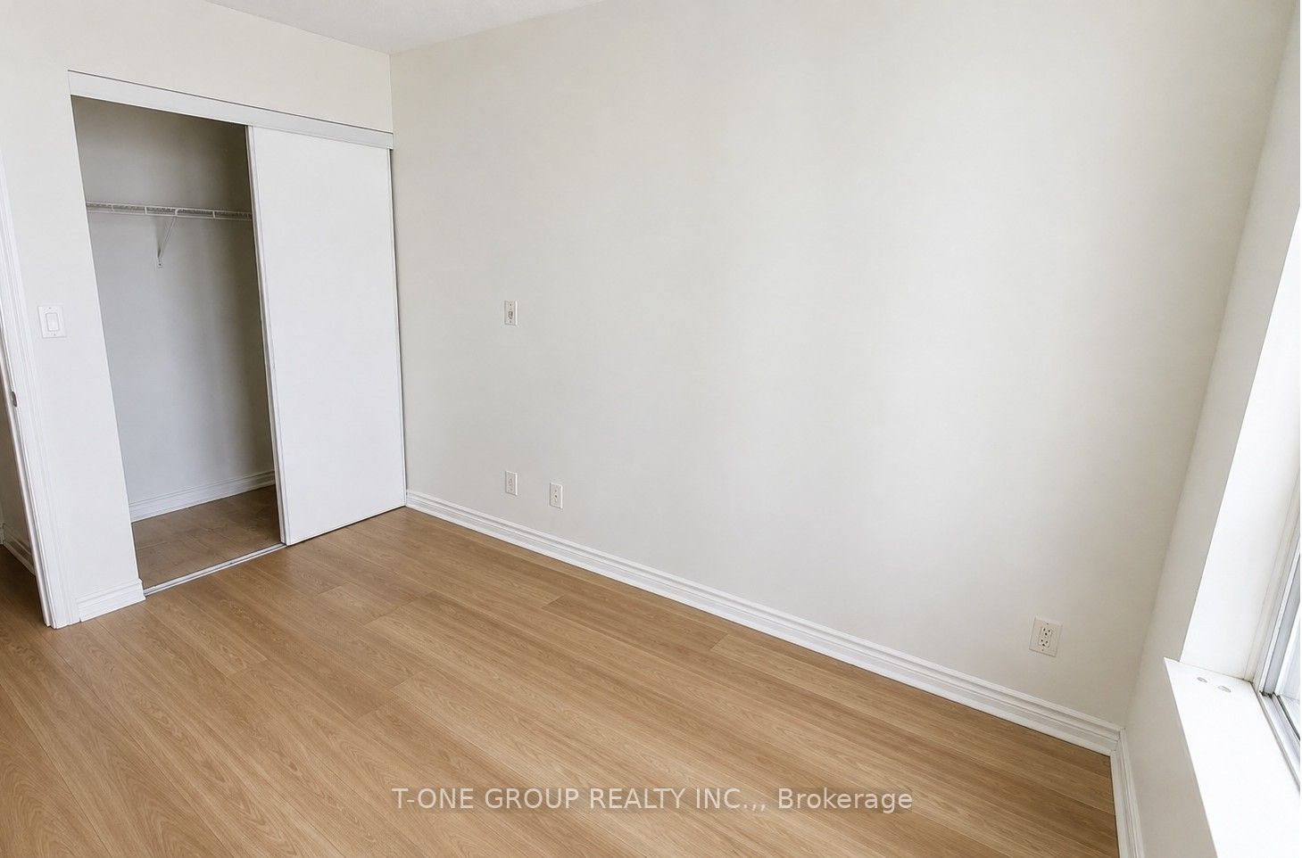 3888 Duke Of York Boulevard 2823, Mississauga, ON L5B 4P5 photo 5