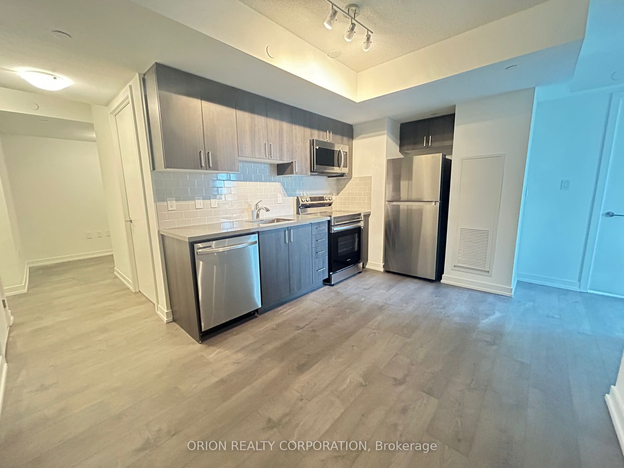 556 Marlee Avenue 427, Toronto, ON M6B 0B1 photo 3