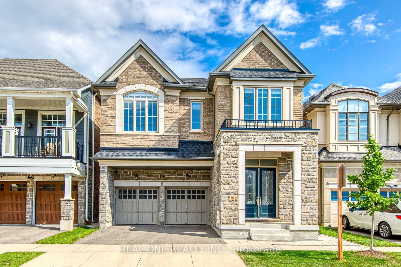 140 Zachary Crescent, Oakville, ON L6H 0W1