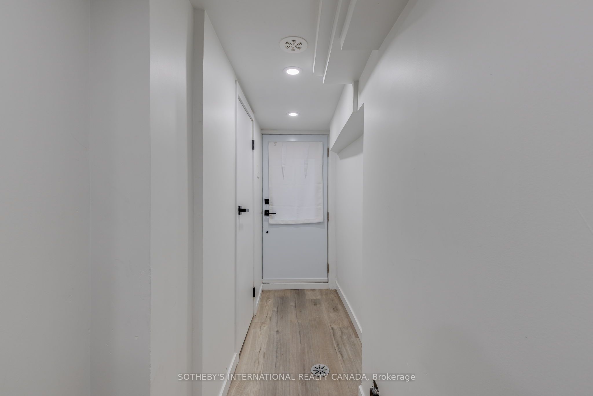 120 Glenlake Avenue Bsmt, Toronto, ON M6P 1E5 photo 3