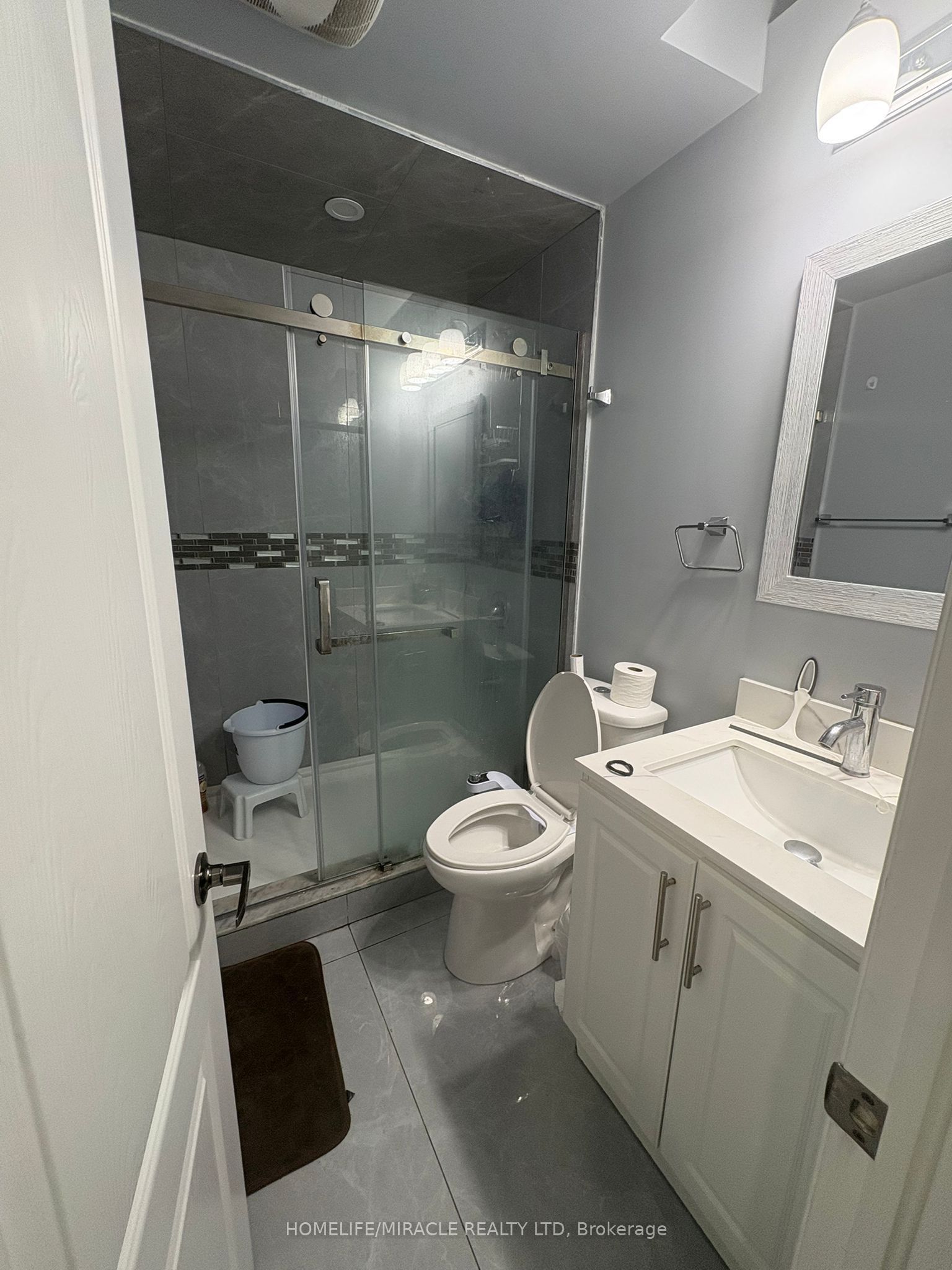 8 Midmorning Road, Brampton, ON L6X 5P7 photo 3
