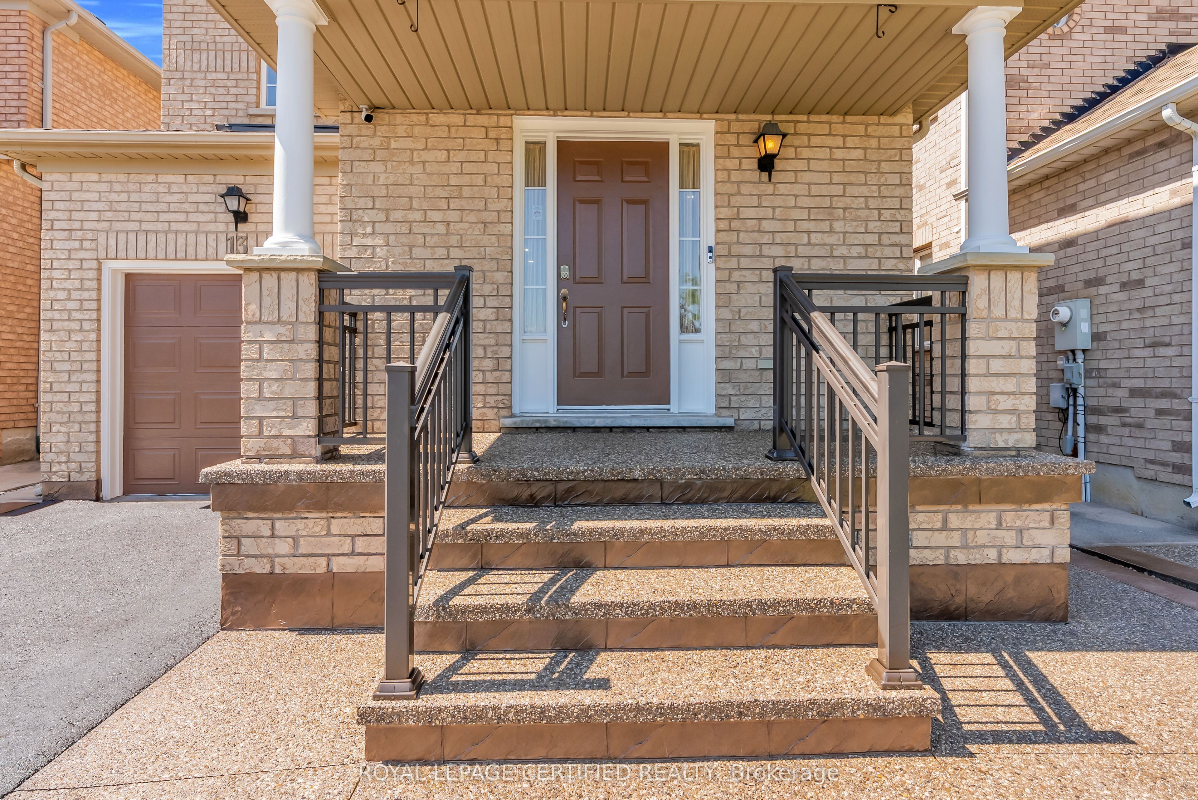 13 Heartleaf Crescent, Brampton, ON L7A 2B9 photo 3