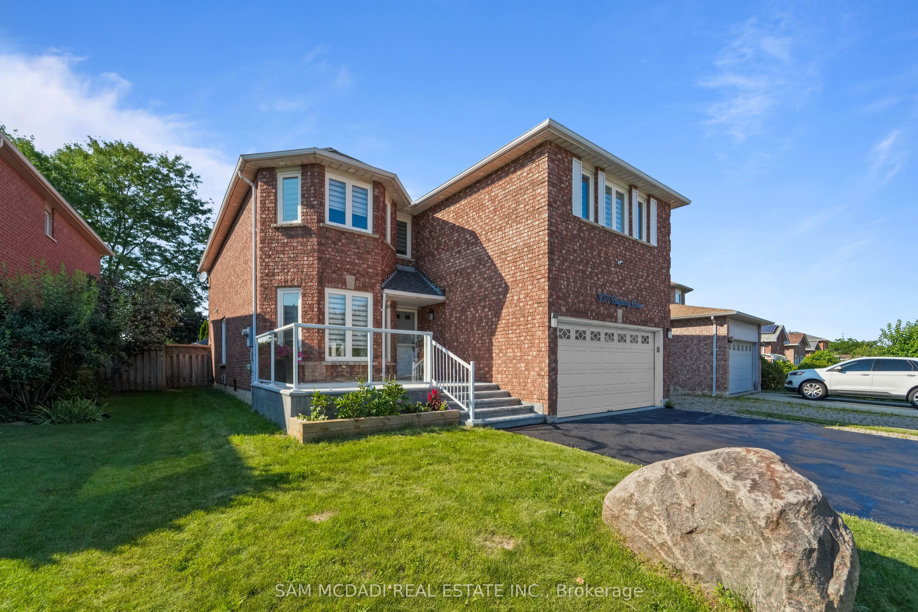 3071 Bayberry Drive, Mississauga, ON L5N 6P1 photo 2