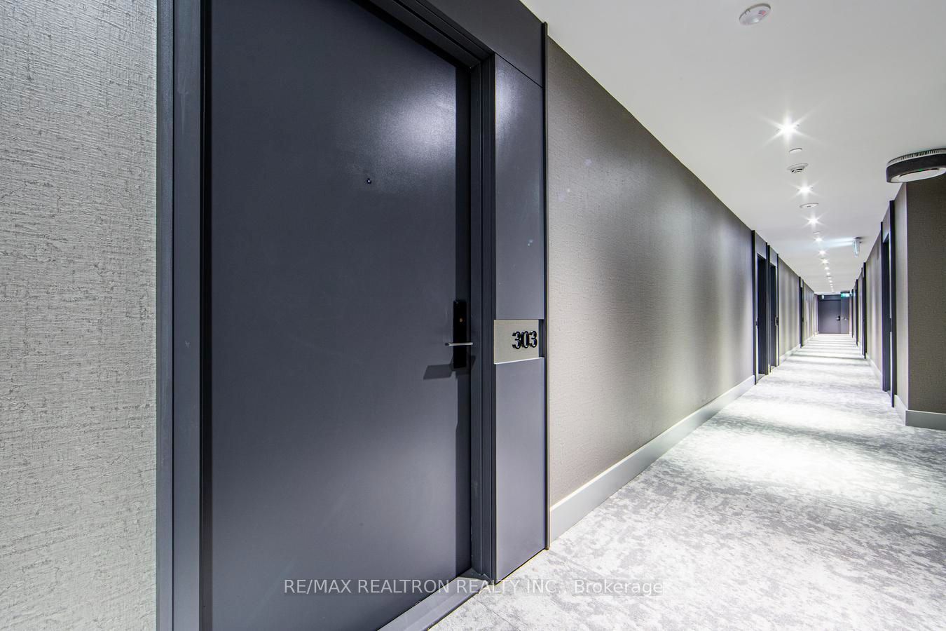 285 Dufferin Street 303, Toronto, ON M6K 1Z7 photo 3