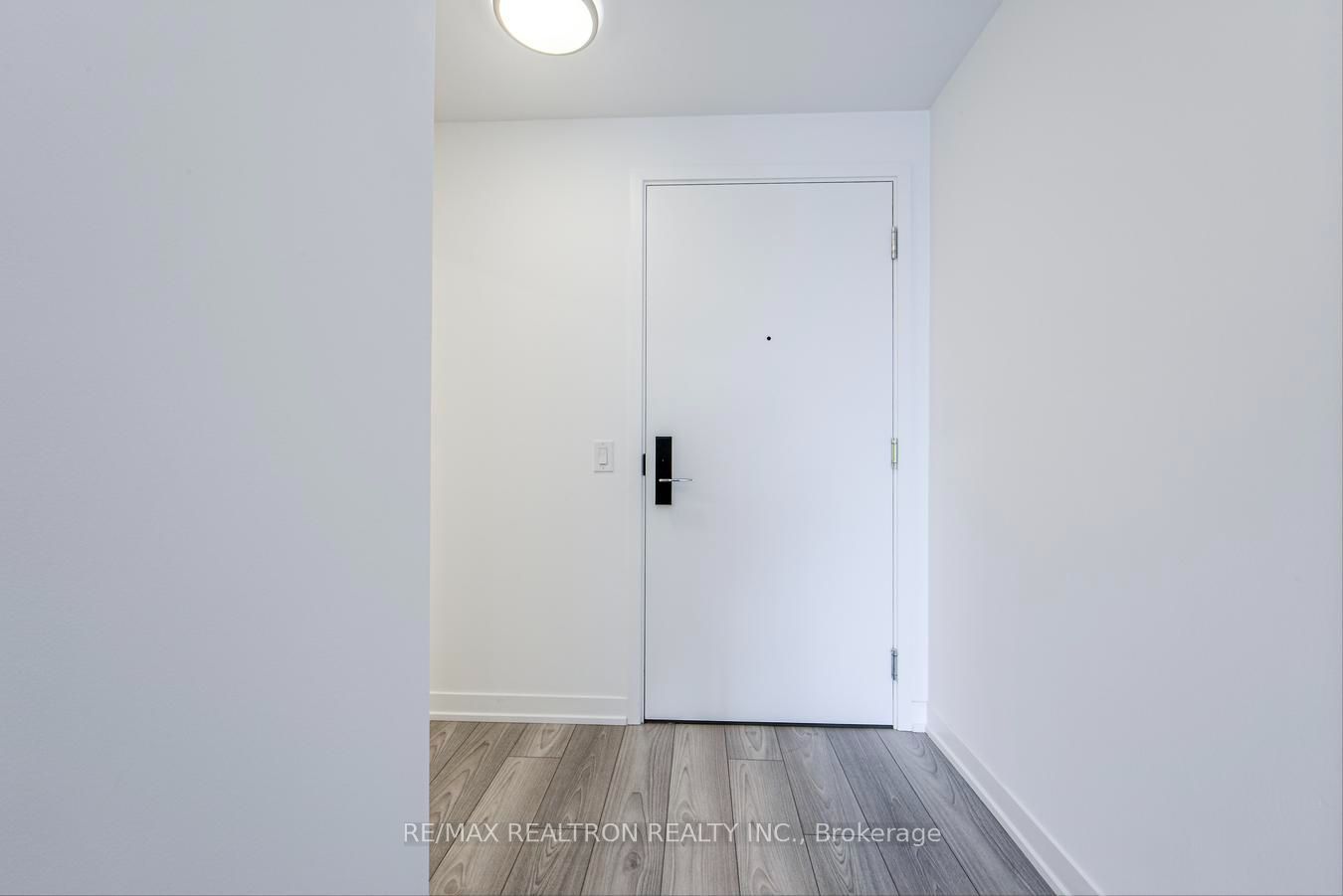 285 Dufferin Street 303, Toronto, ON M6K 1Z7 photo 4