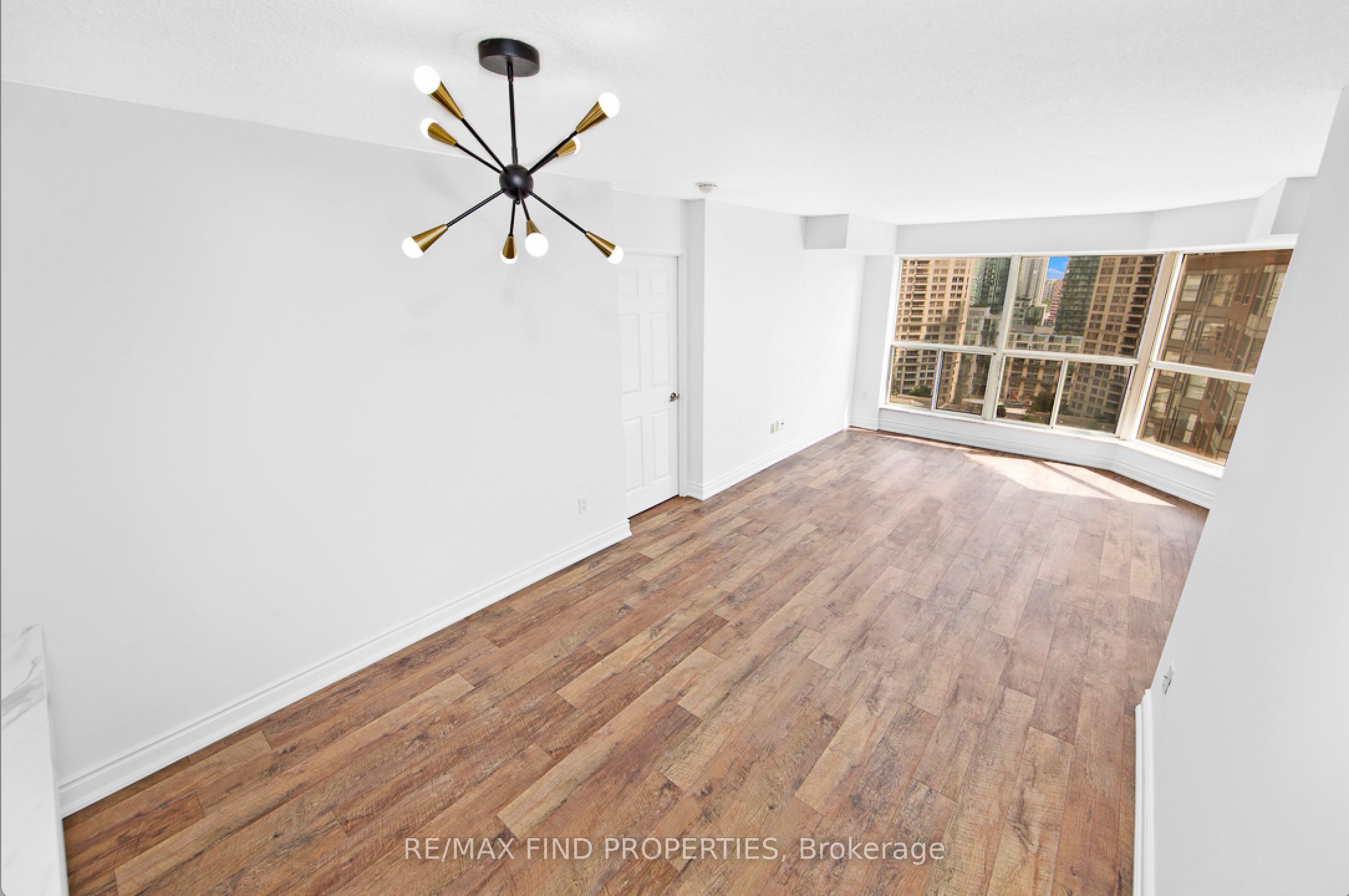 335 Webb Drive 1907, Mississauga, ON L5B 4A1 photo 3